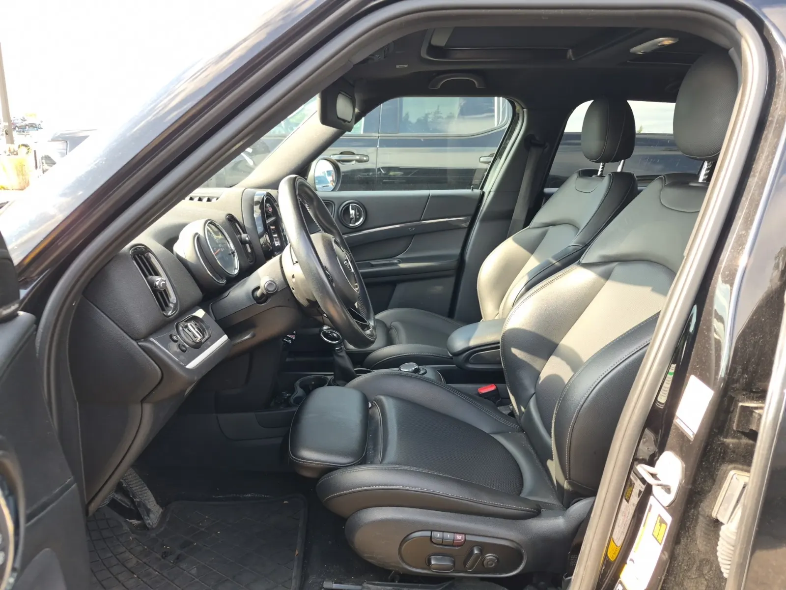 Front Interior Photo