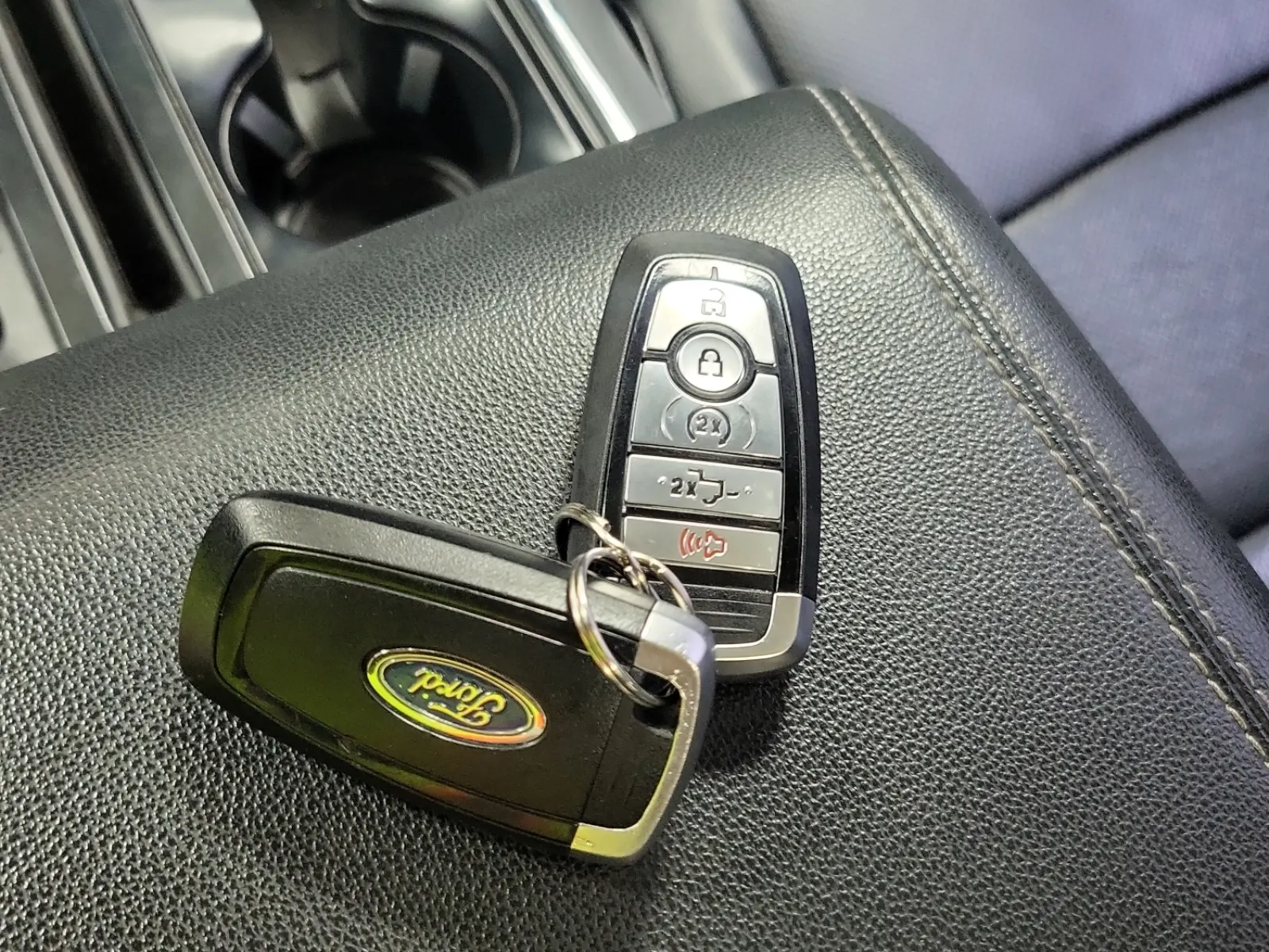 Keys/Fobs/Manual Photo