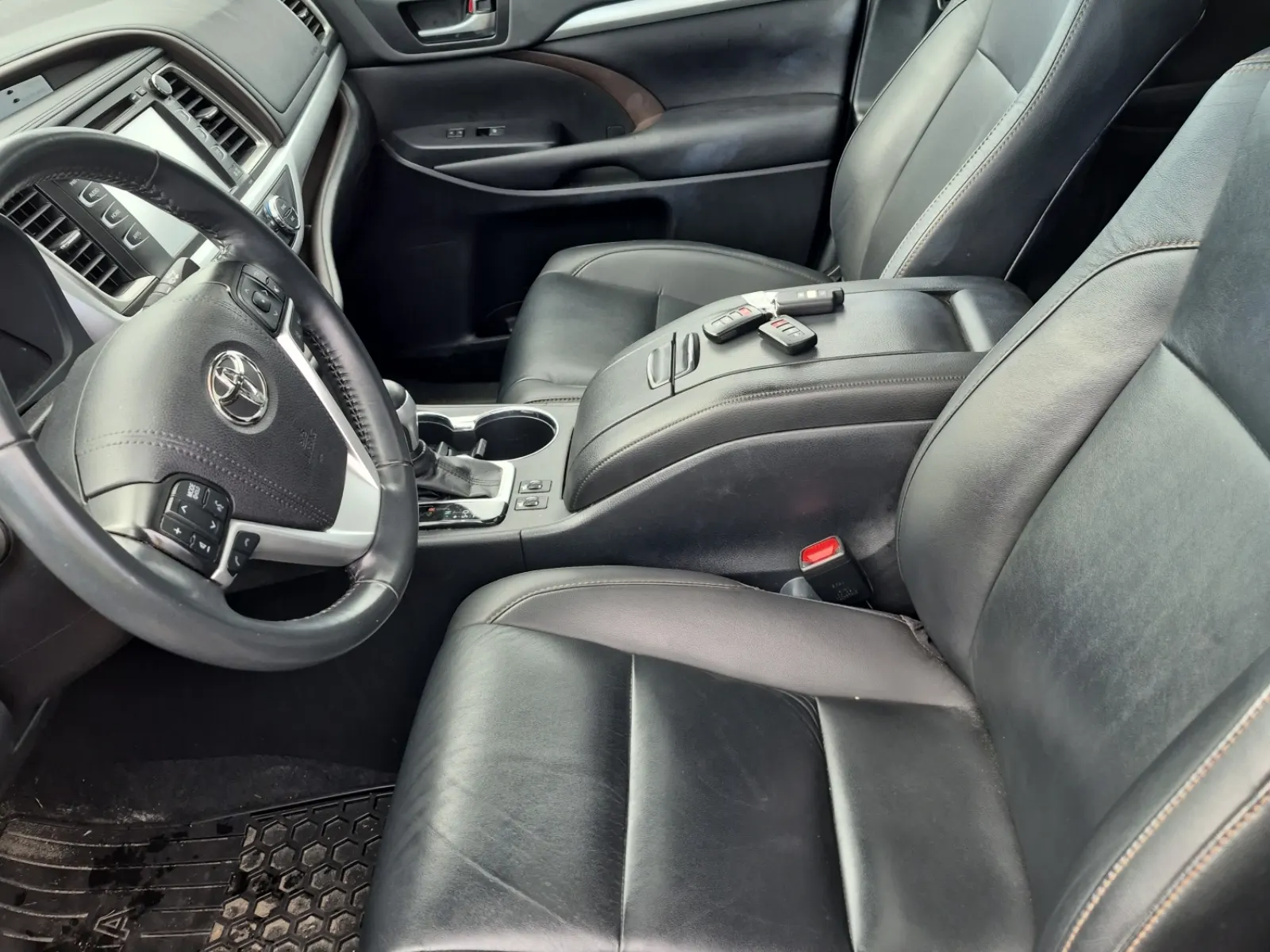 Front Interior Photo