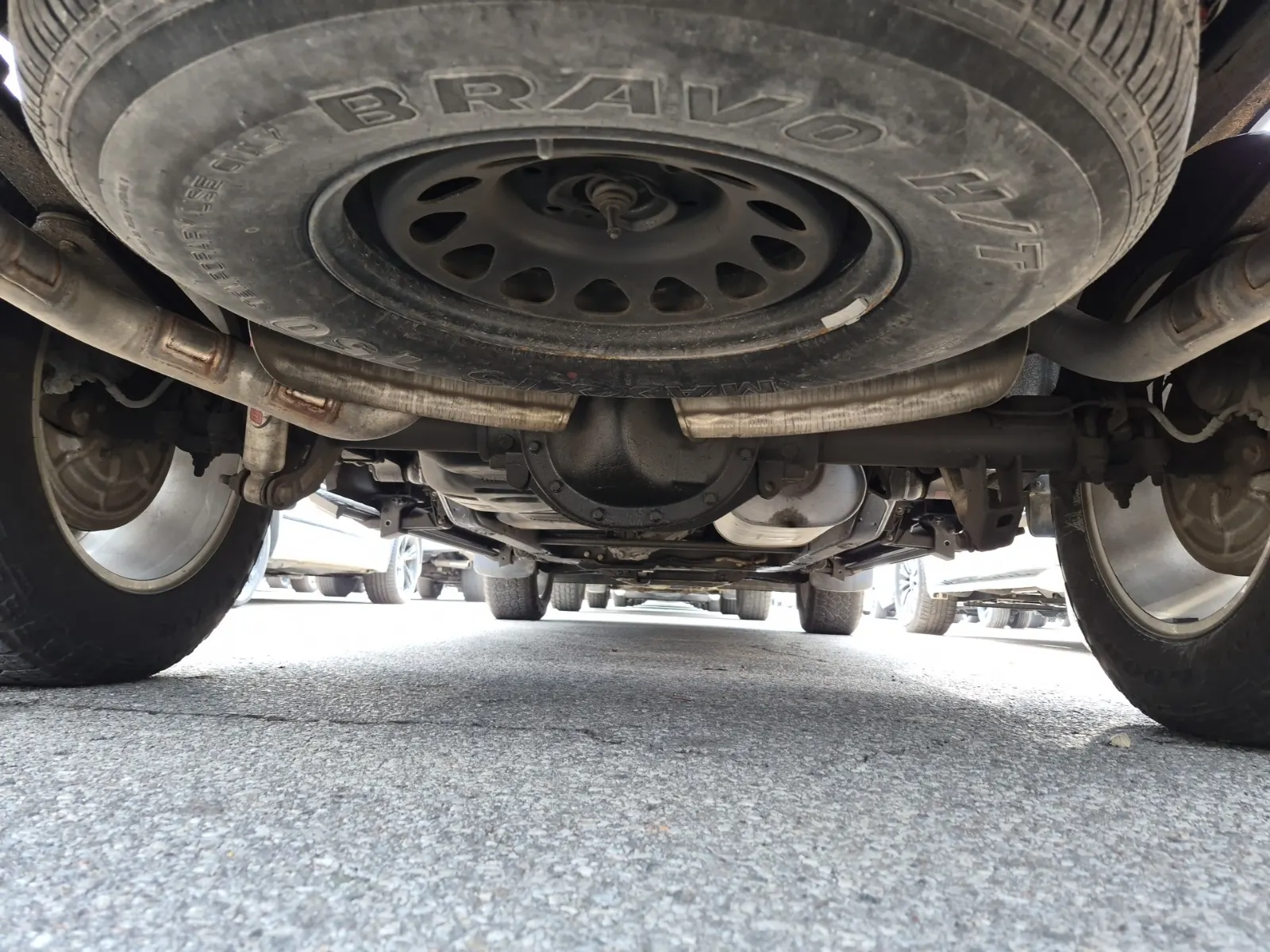Undercarriage - Rear Photo