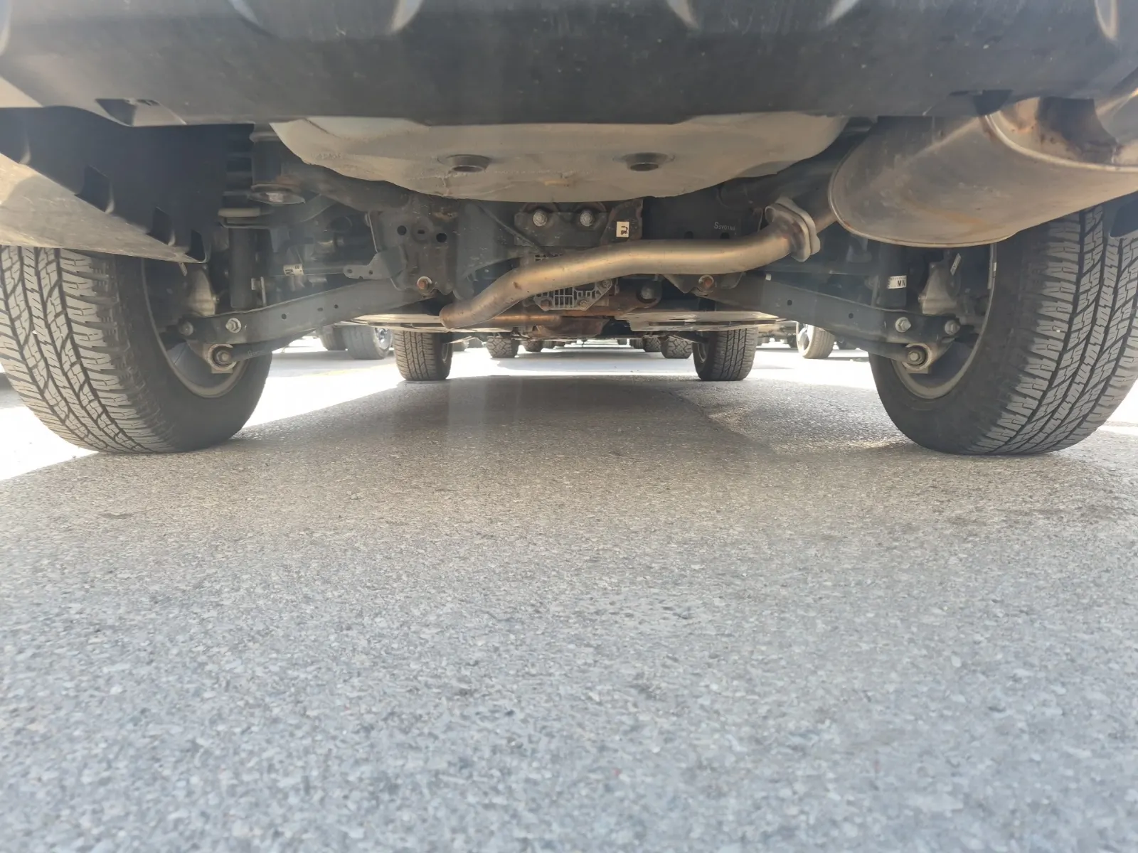 Undercarriage - Rear Photo