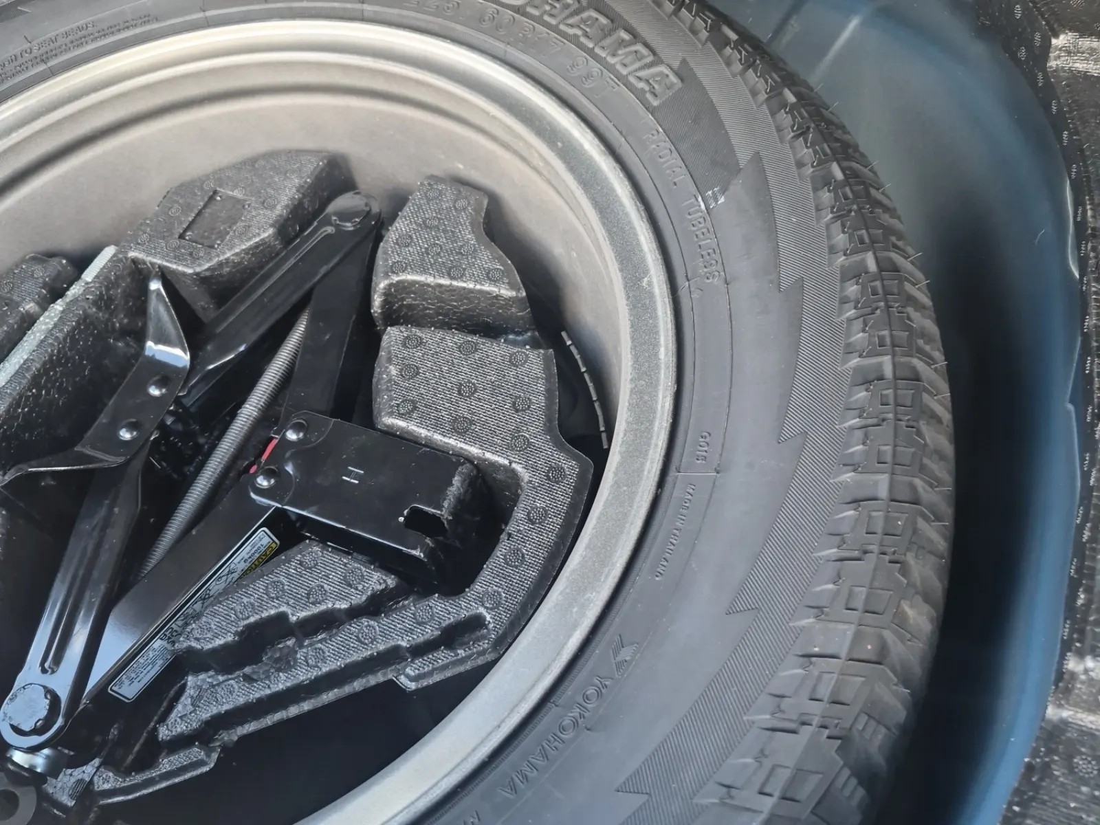 Spare Tire & Wheel Photo