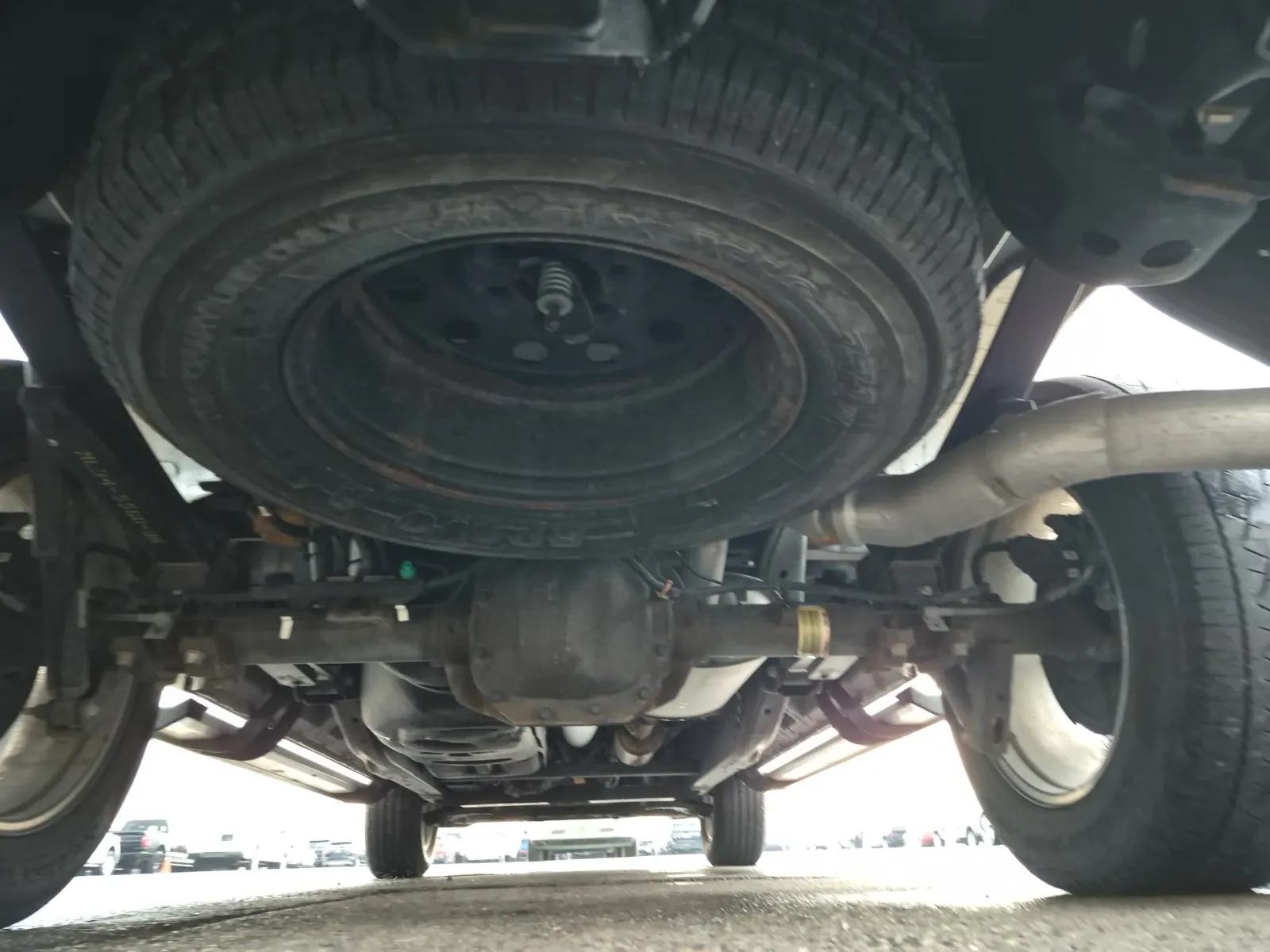 Undercarriage - Rear Photo