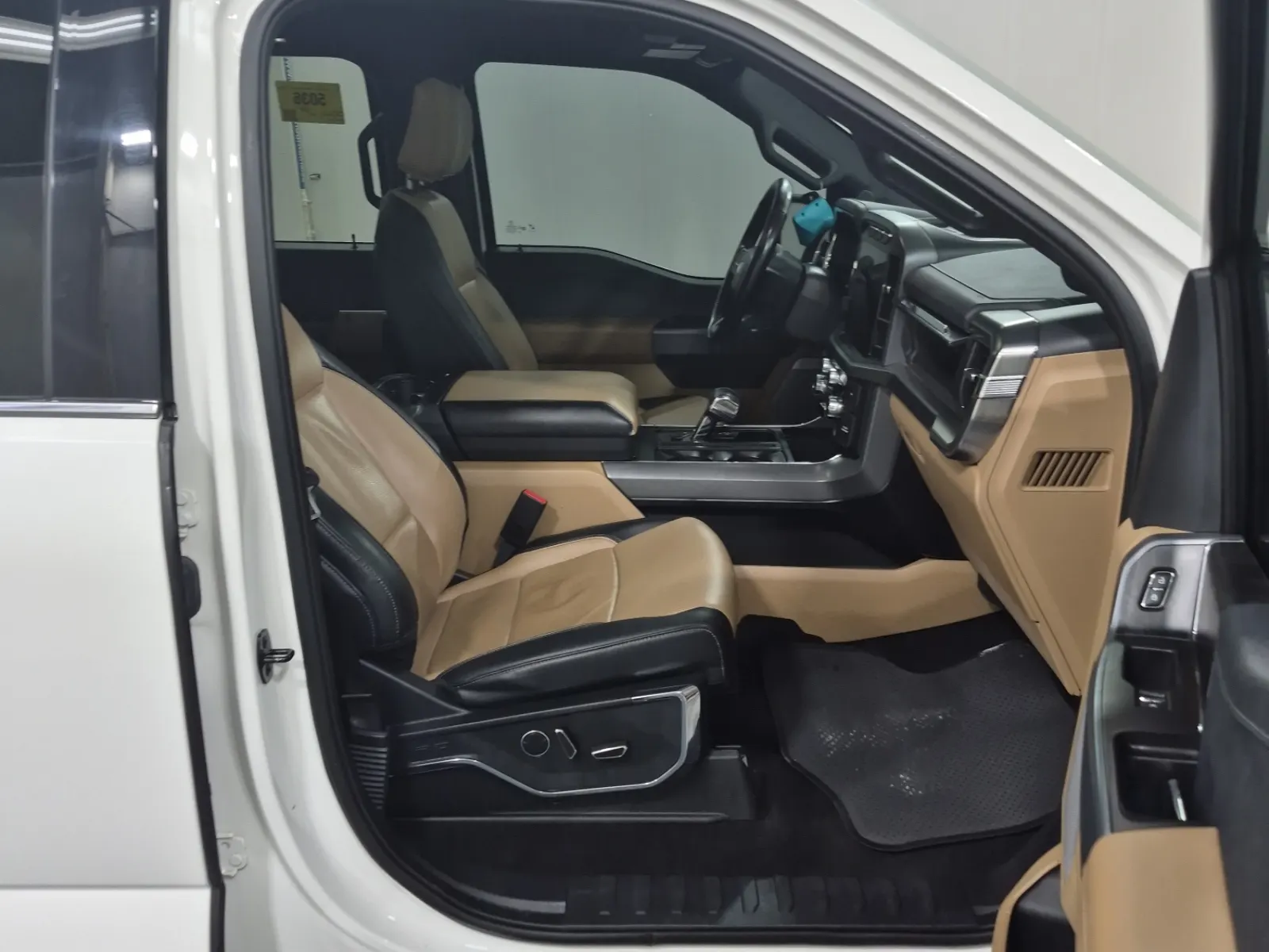 Right Side Interior Photo