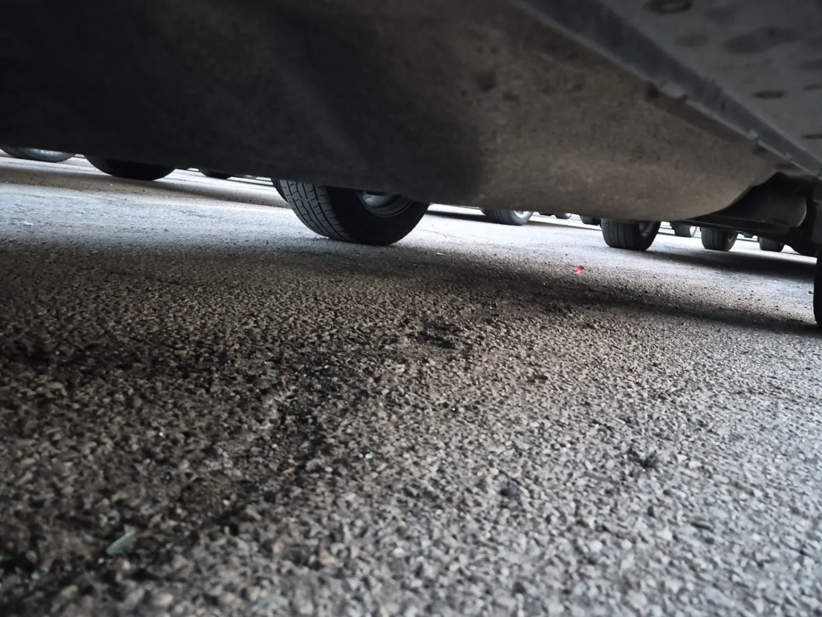 Undercarriage - Driver Photo