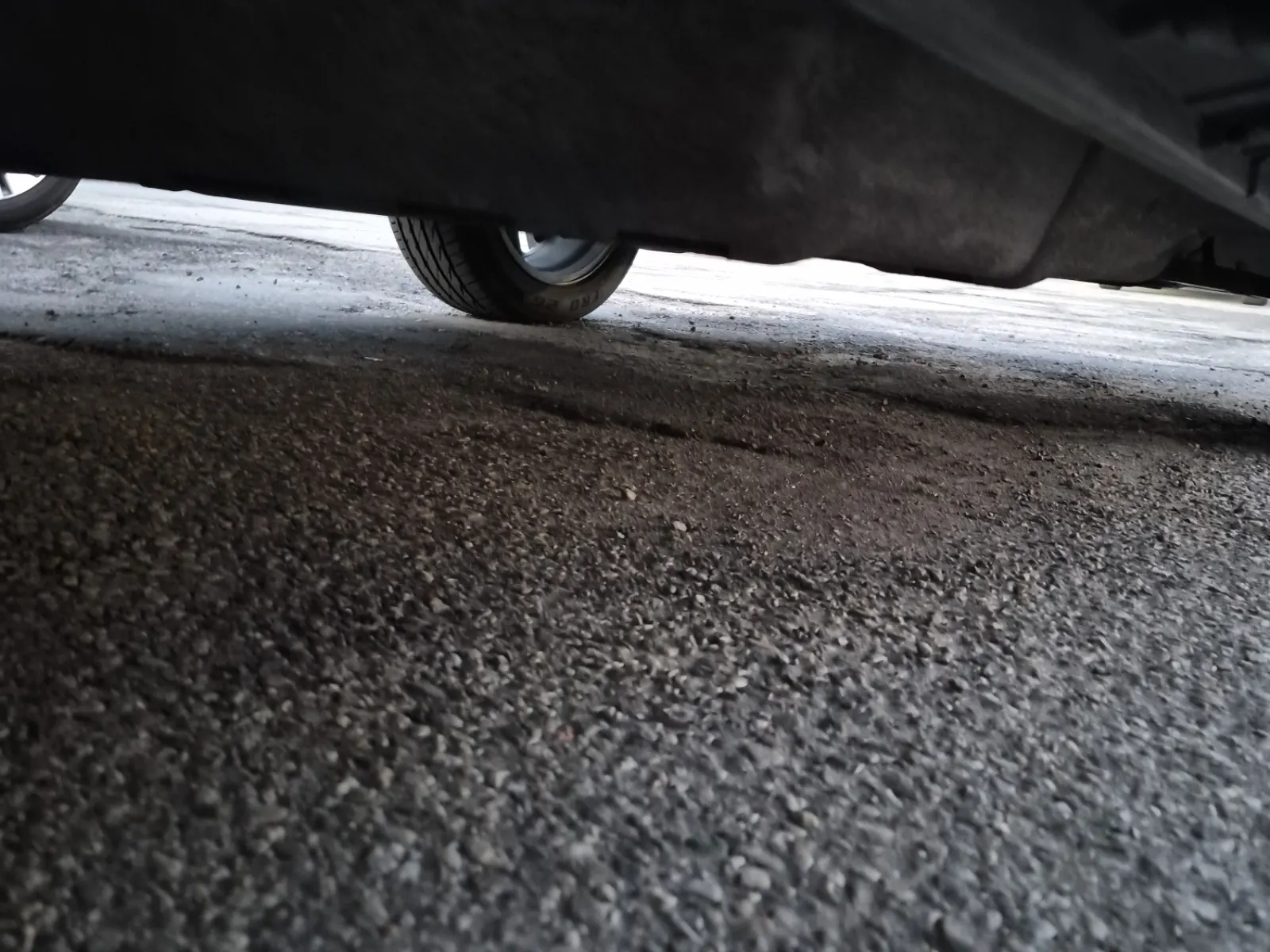 Undercarriage - Passenger Photo
