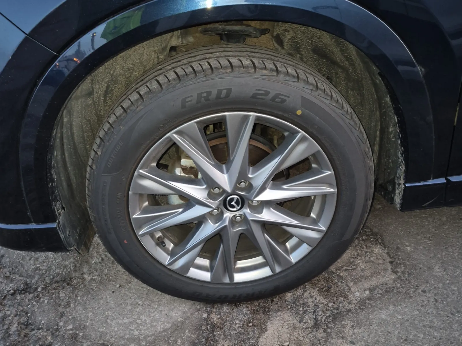 Front driver wheel/tire photo
