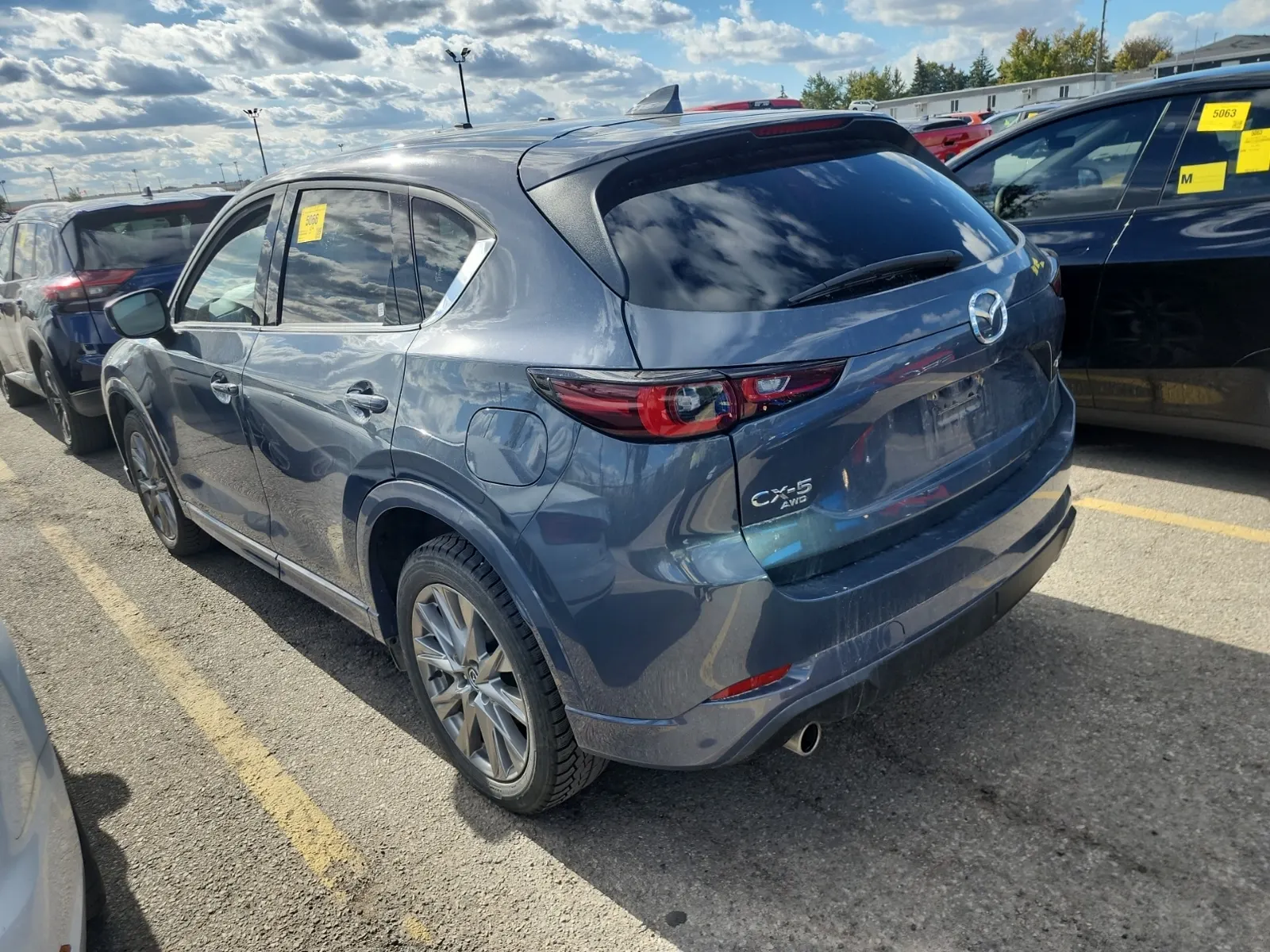 Driver Rear 3/4 Photo