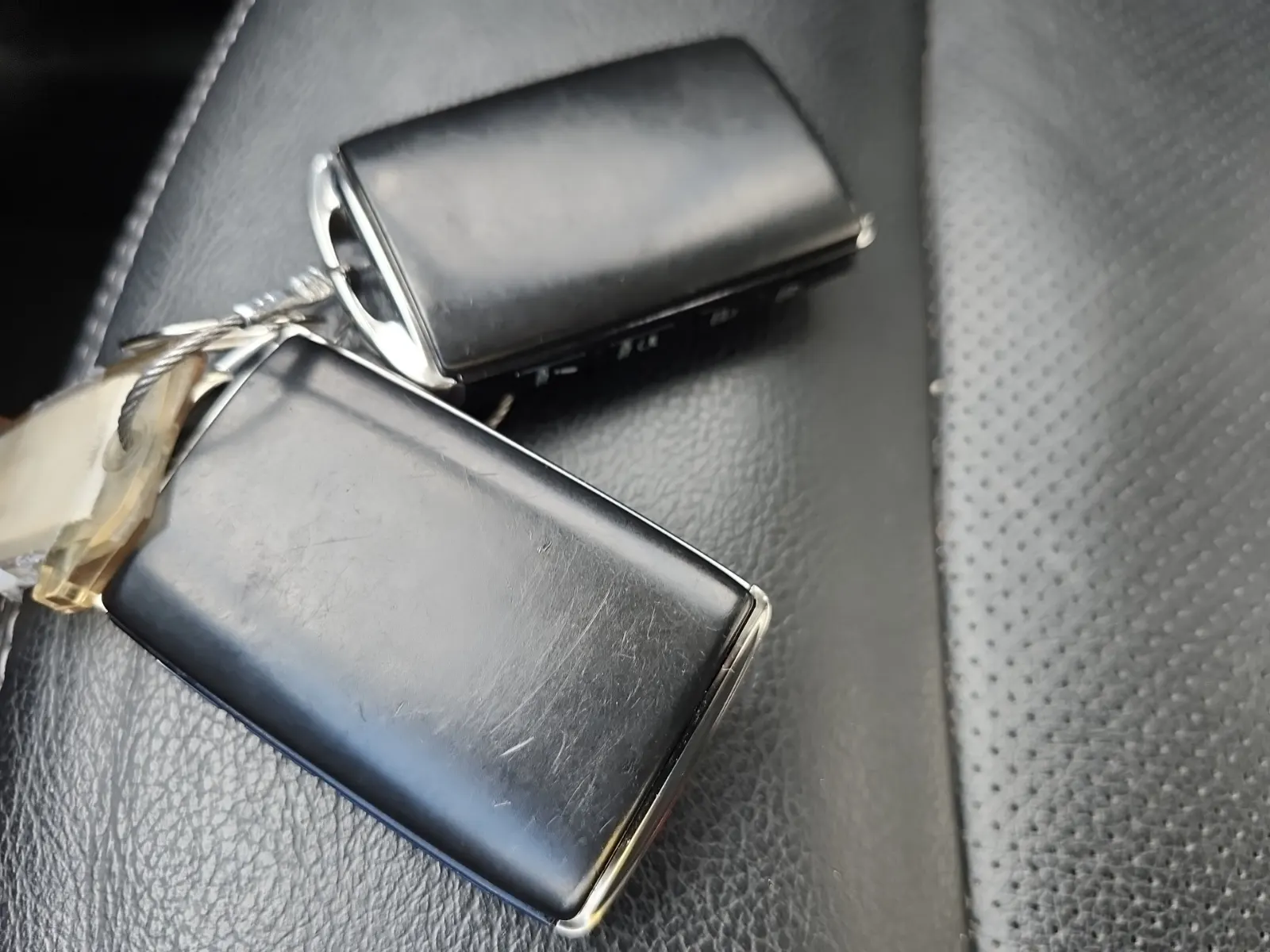 Keys/Fobs/Manual Photo