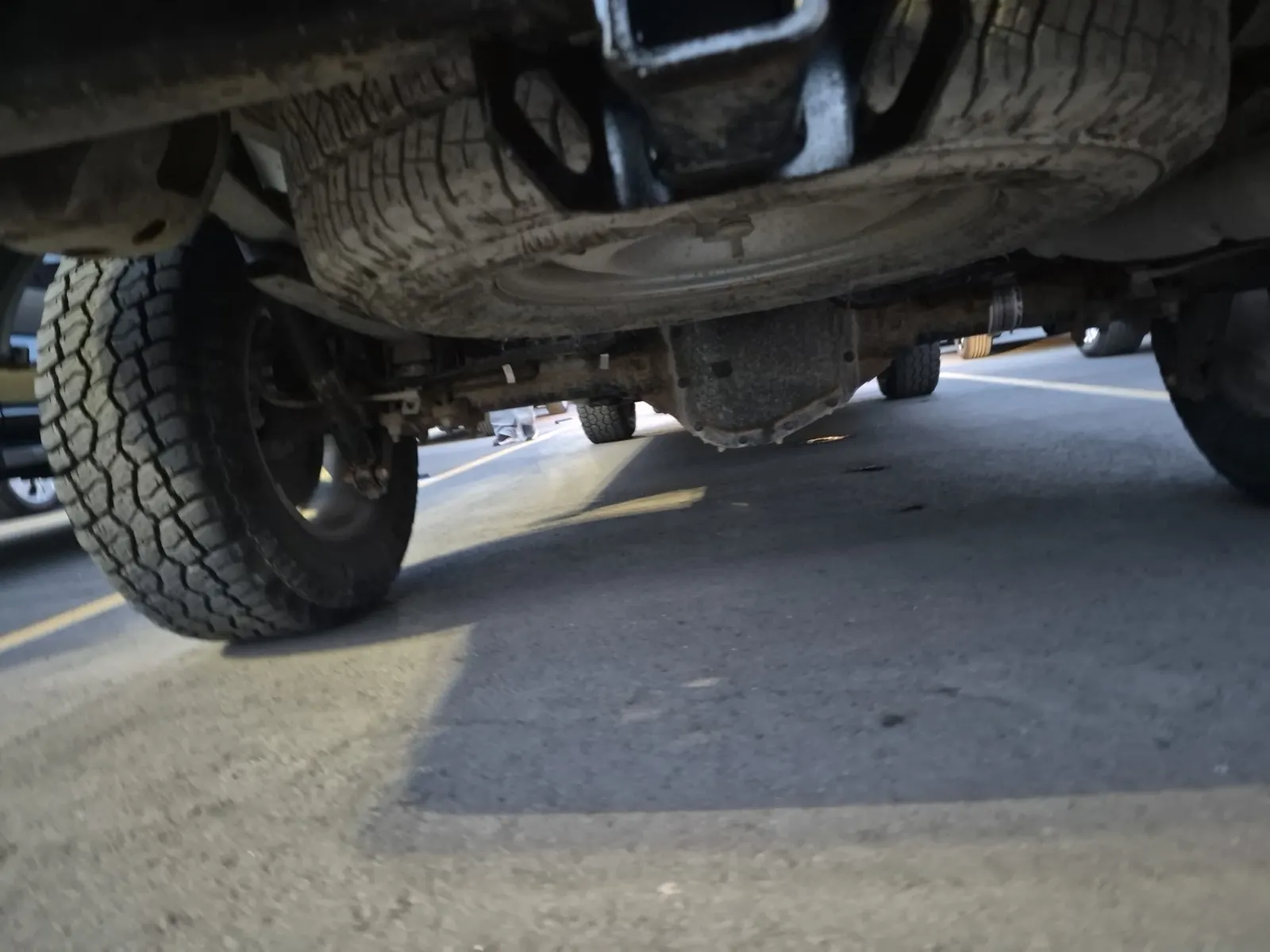 Undercarriage - Rear Photo