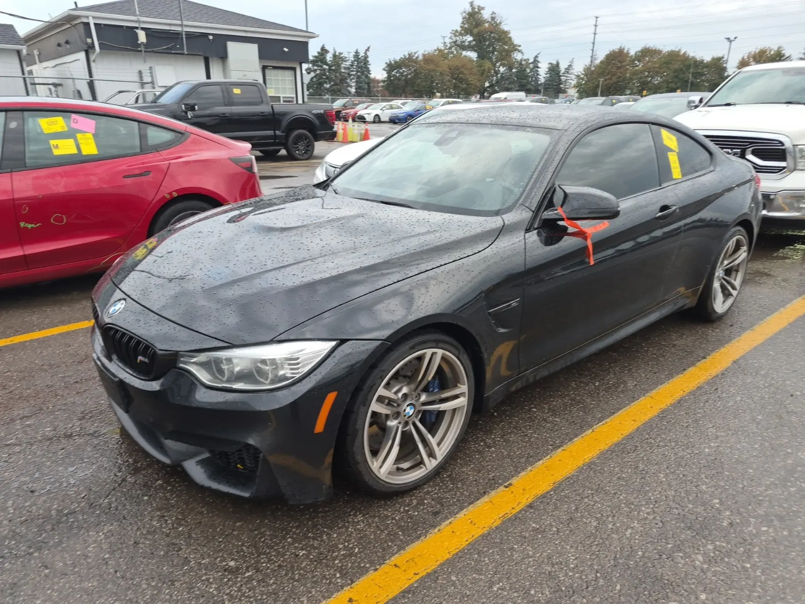 Front driver 3/4 photo