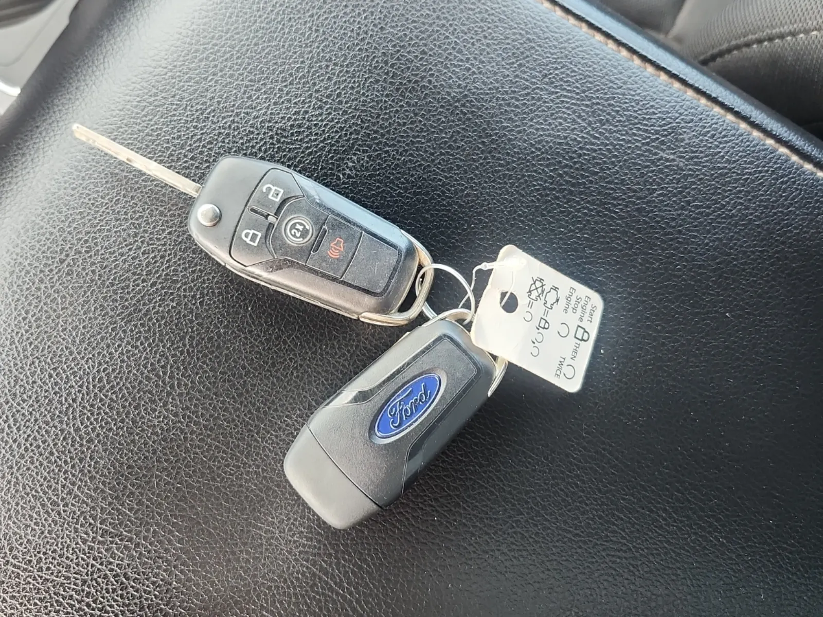 Keys/Fobs/Manual Photo