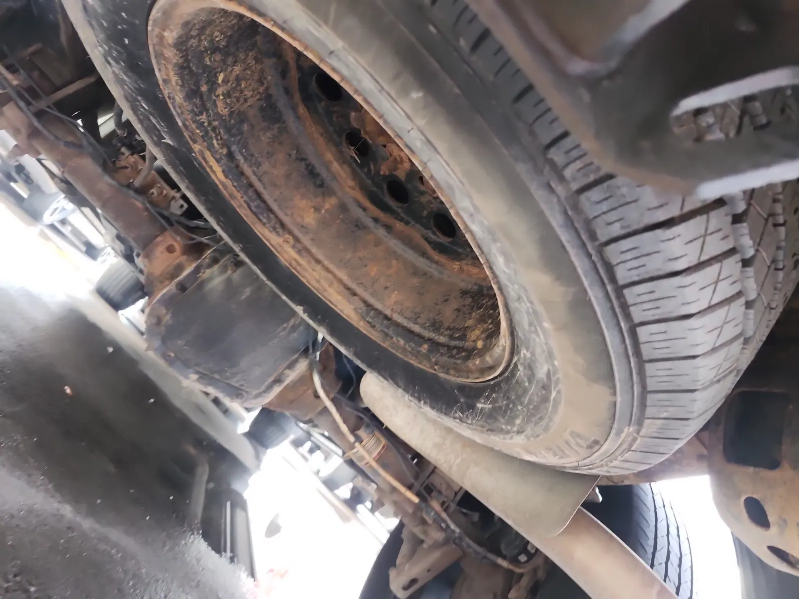 Spare Tire & Wheel Photo