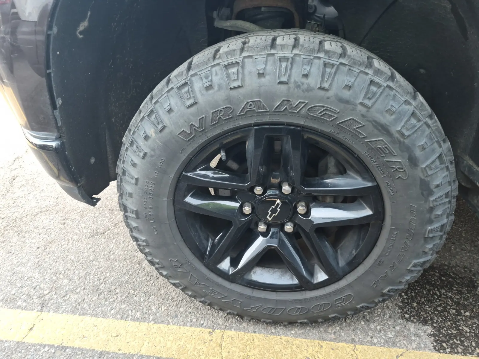 Front driver wheel/tire photo