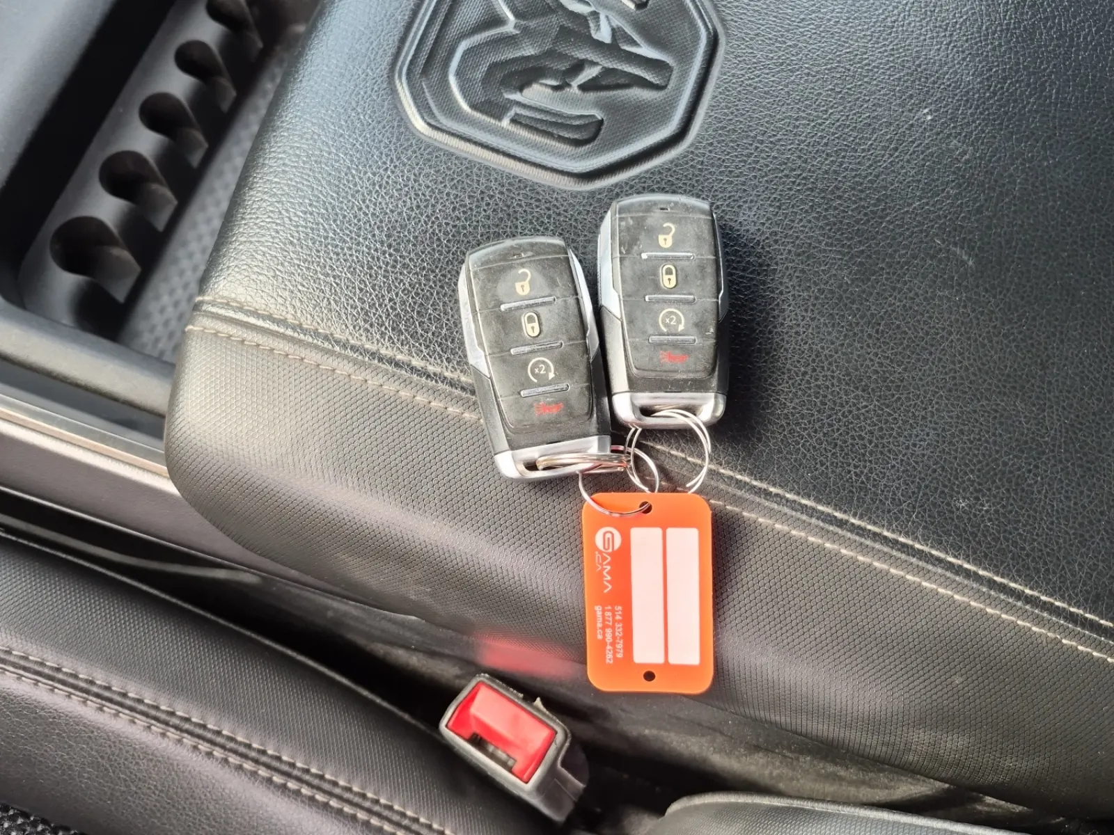 Keys/Fobs/Manual Photo
