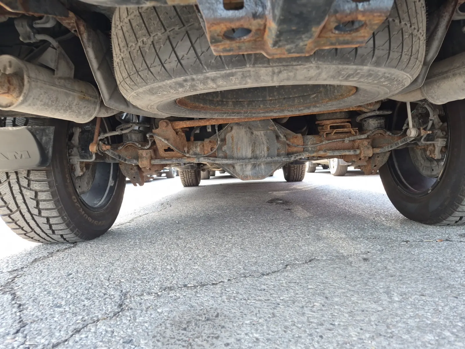 Undercarriage - Rear Photo