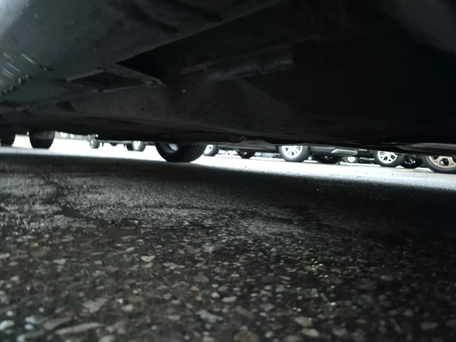 Undercarriage - Passenger Photo