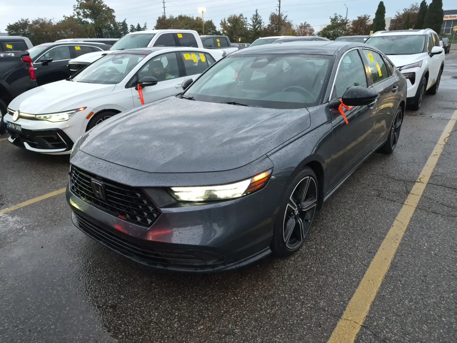 Front driver 3/4 photo