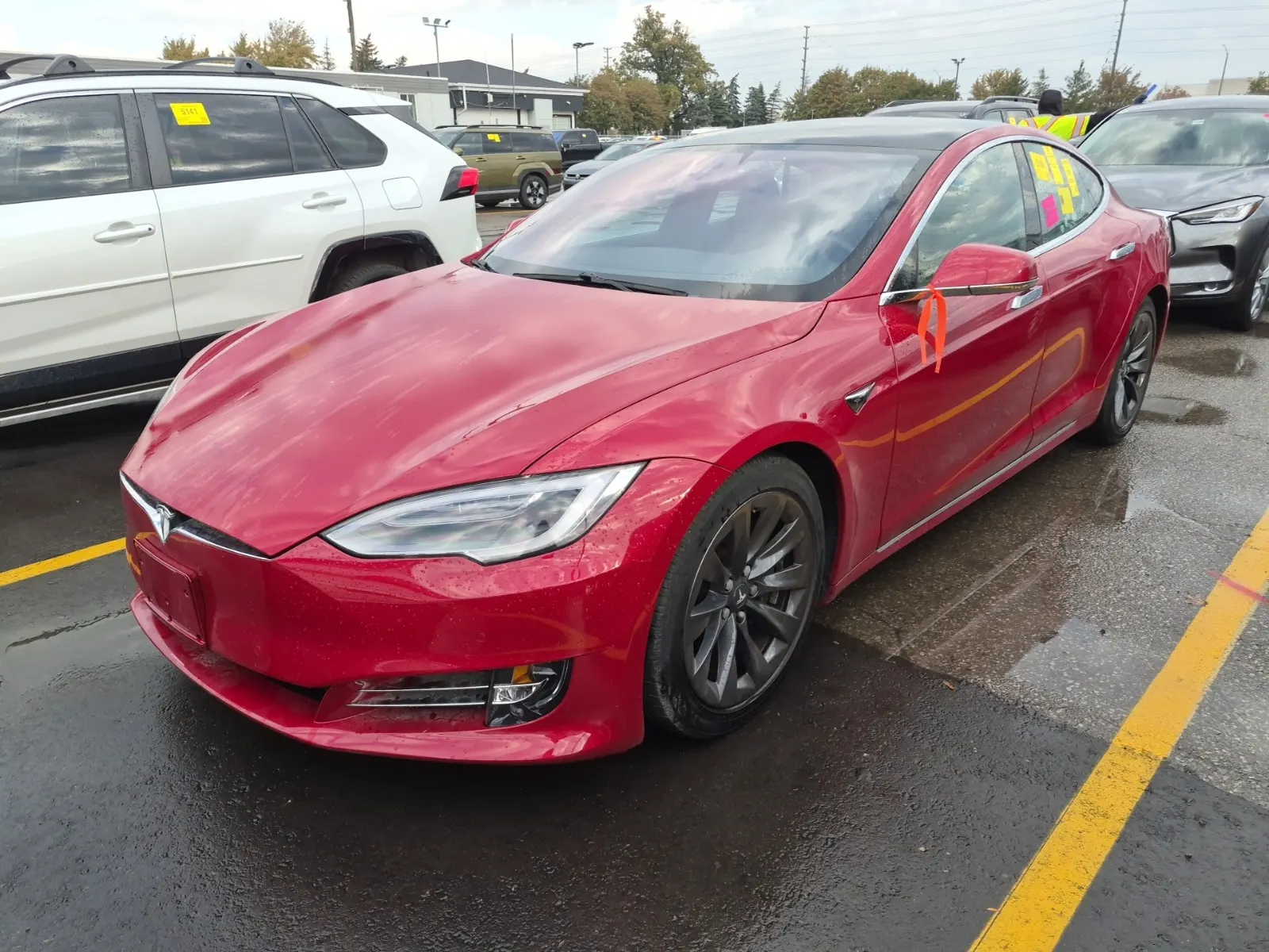 Front driver 3/4 photo