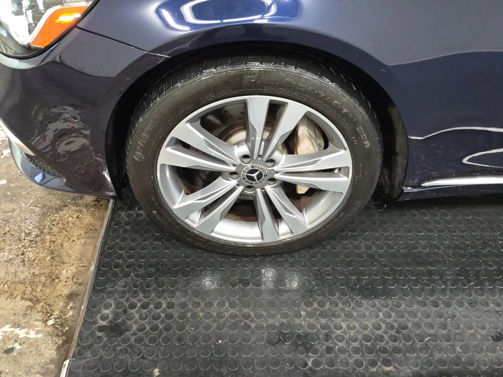 Front driver wheel/tire photo
