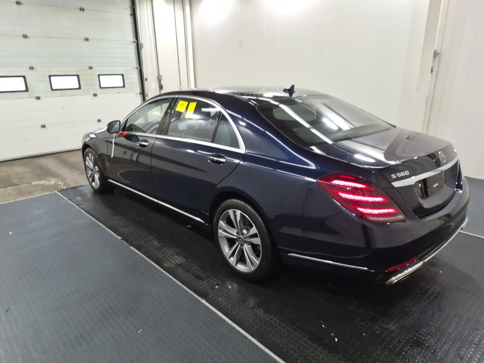 Driver Rear 3/4 Photo