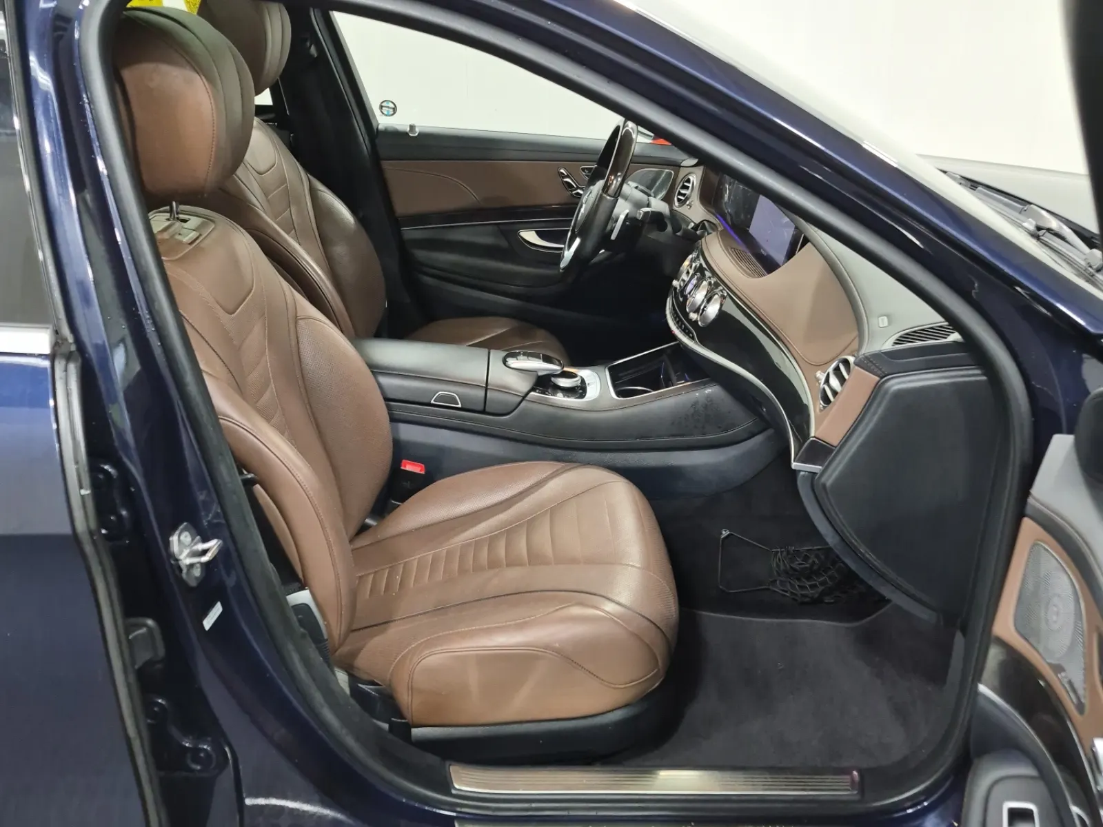 Right Side Interior Photo