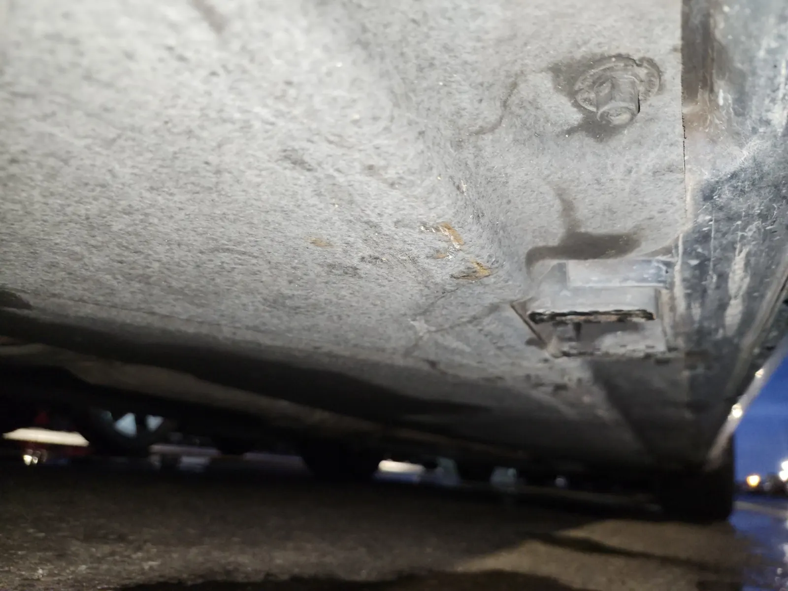Undercarriage - Passenger Photo