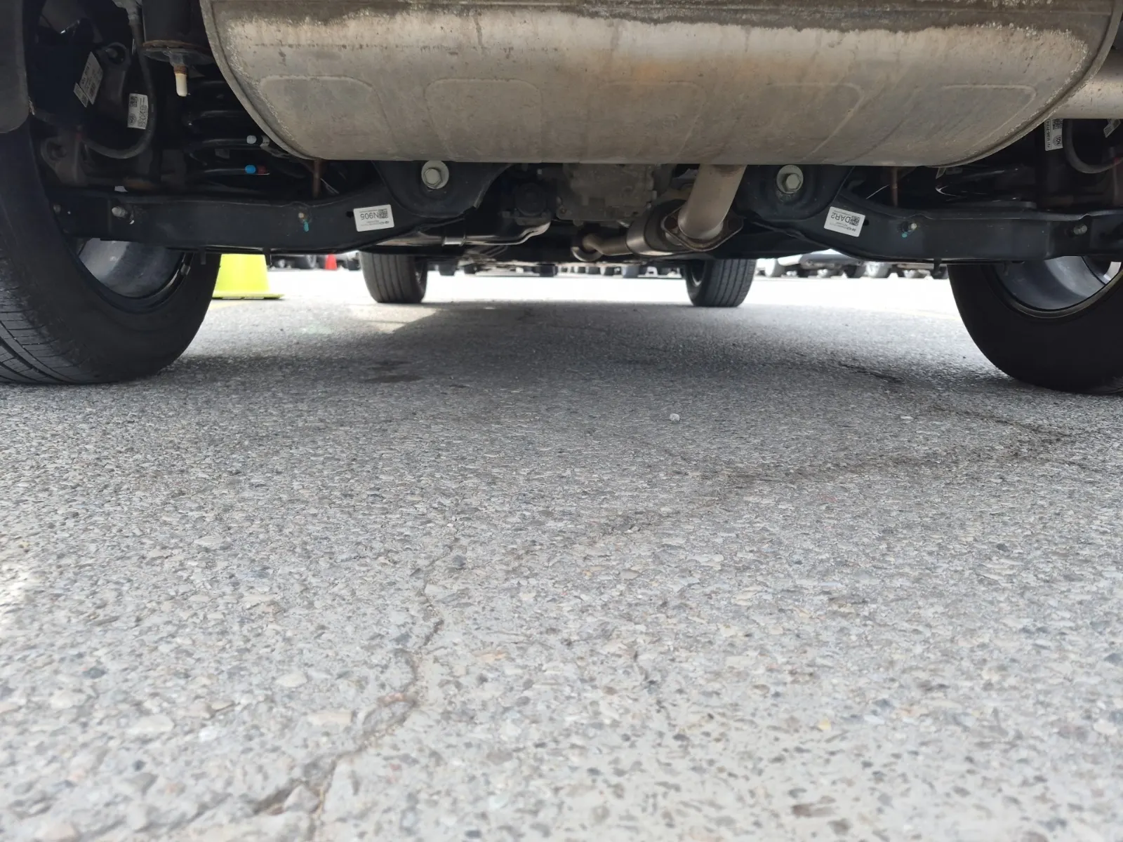Undercarriage - Rear Photo
