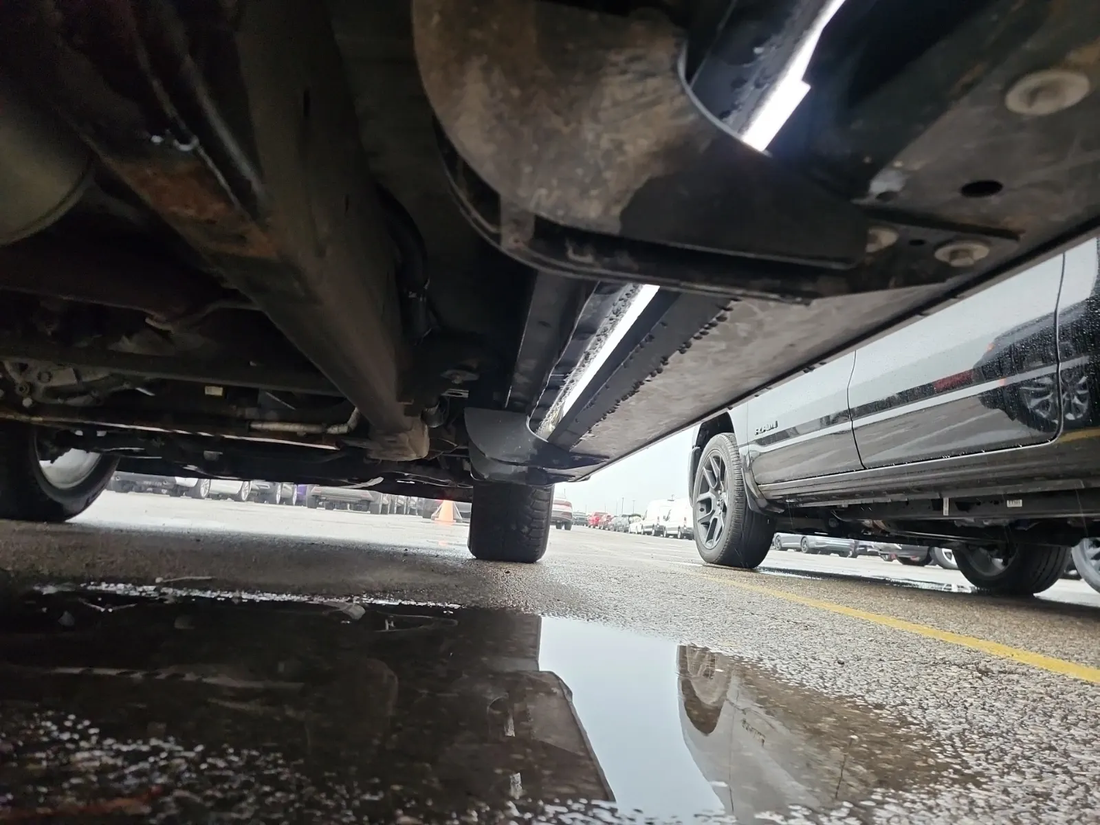 Undercarriage - Passenger Photo