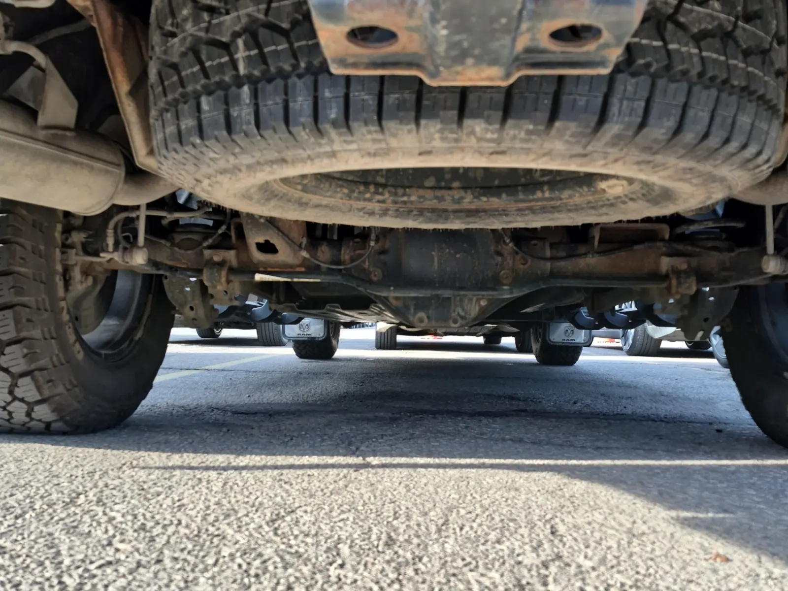 Undercarriage - Rear Photo