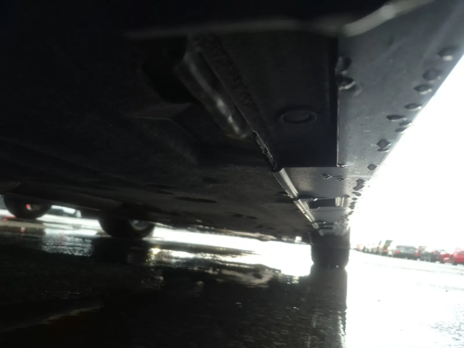 Undercarriage - Passenger Photo