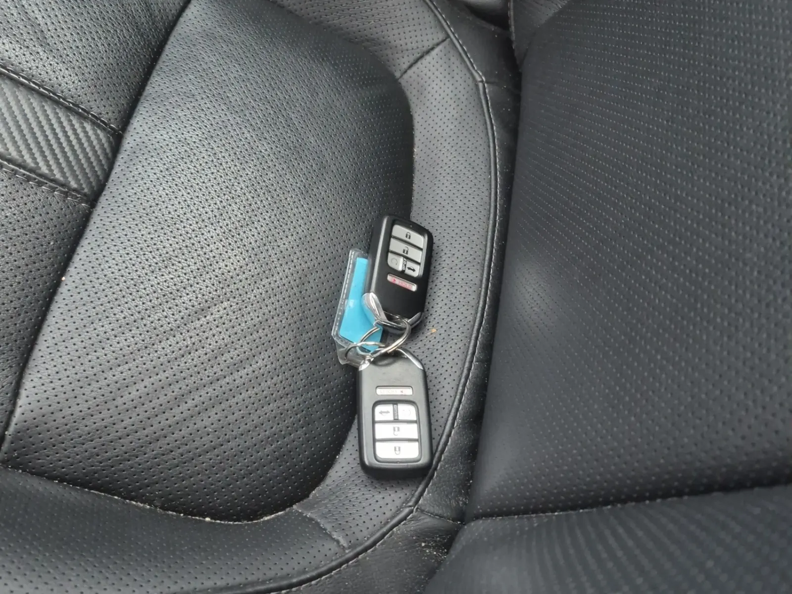 Keys/Fobs/Manual Photo