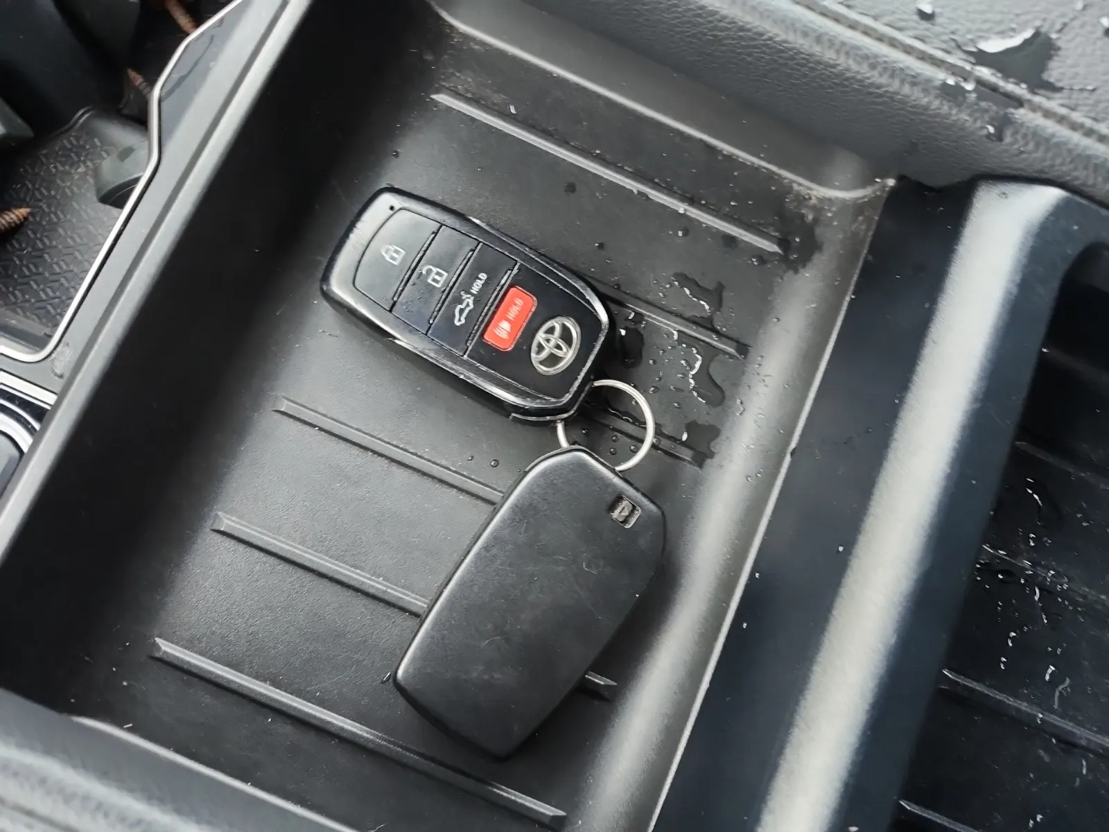 Keys/Fobs/Manual Photo