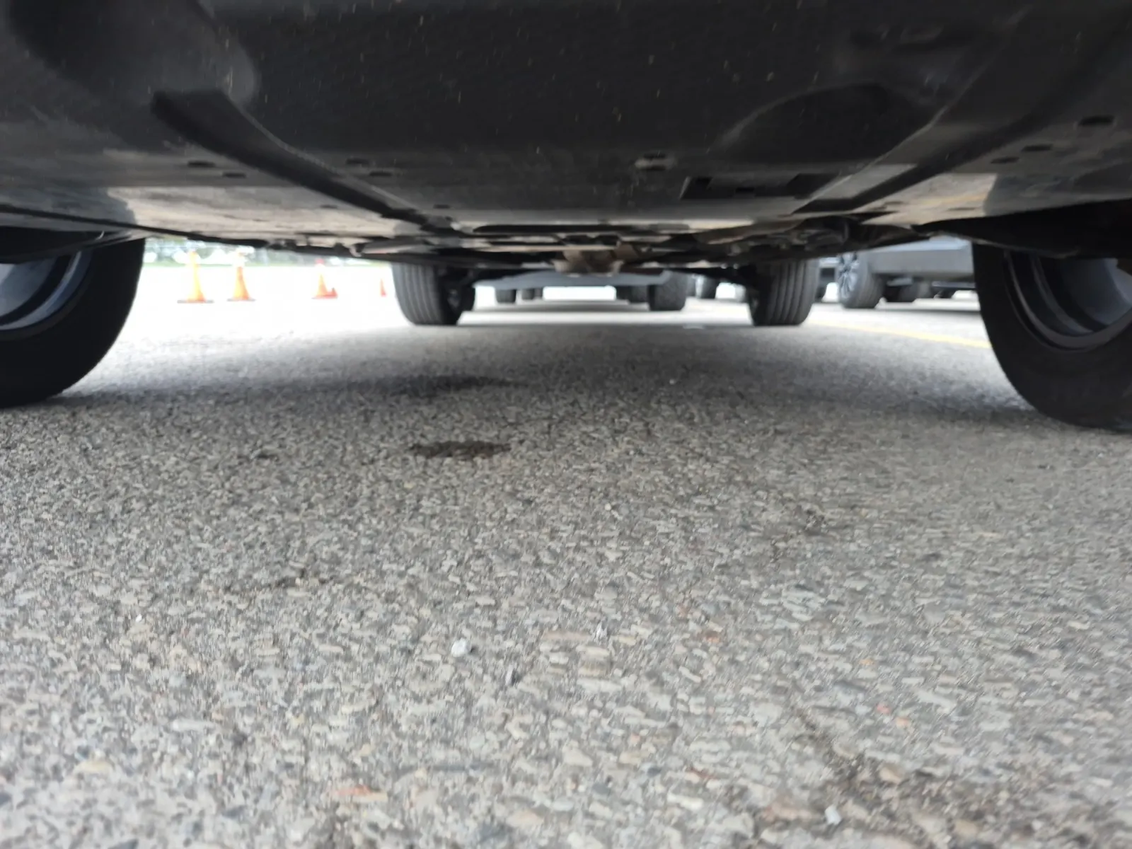 Undercarriage - Front Photo