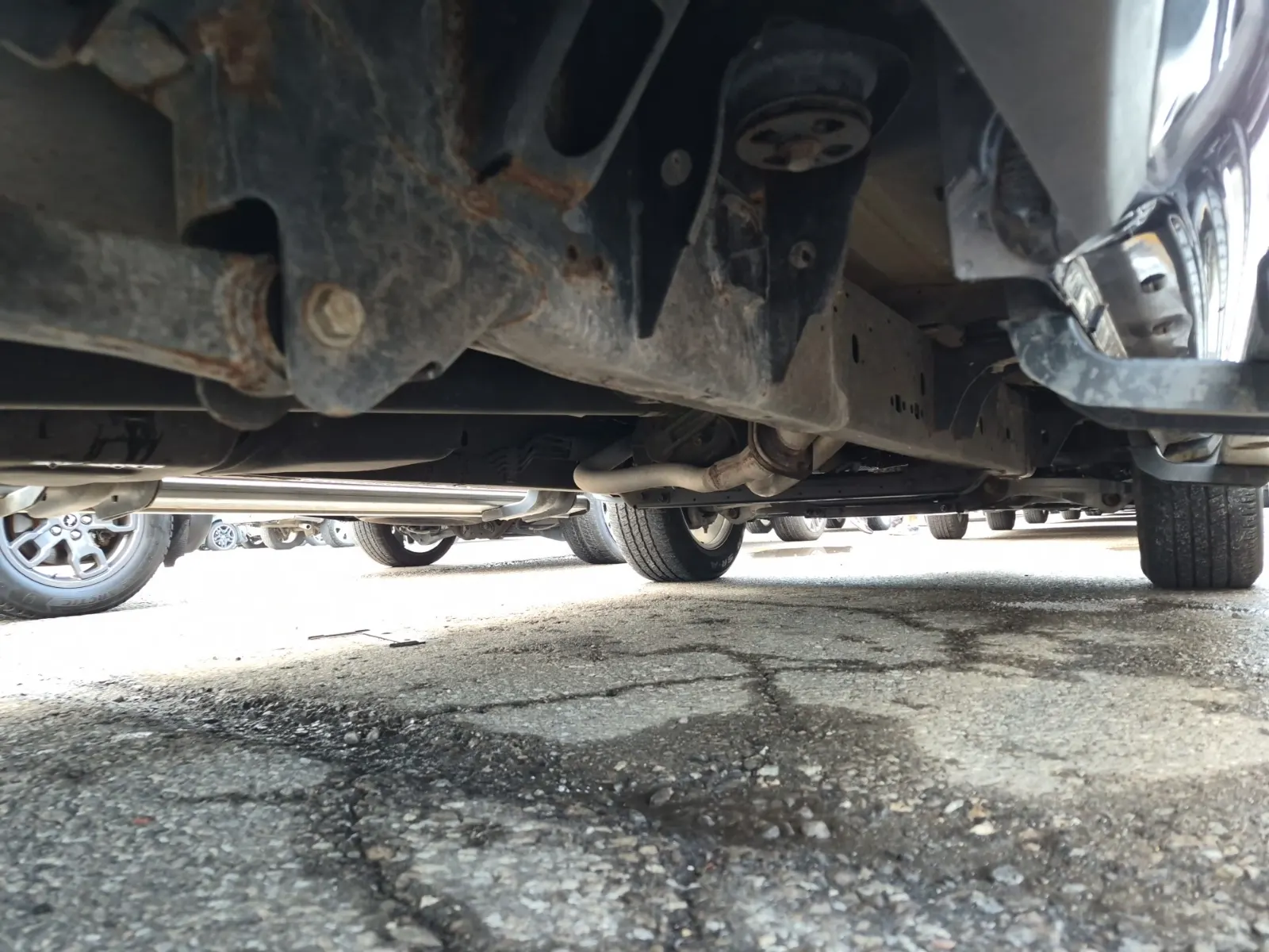 Undercarriage - Passenger Photo