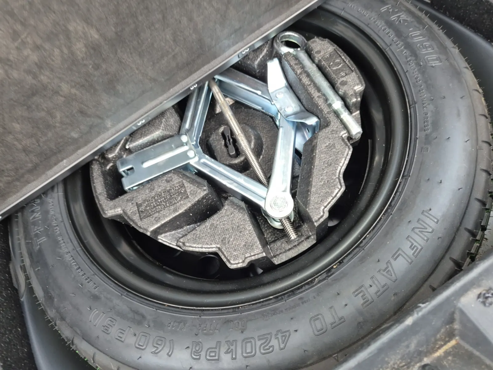 Spare Tire & Wheel Photo