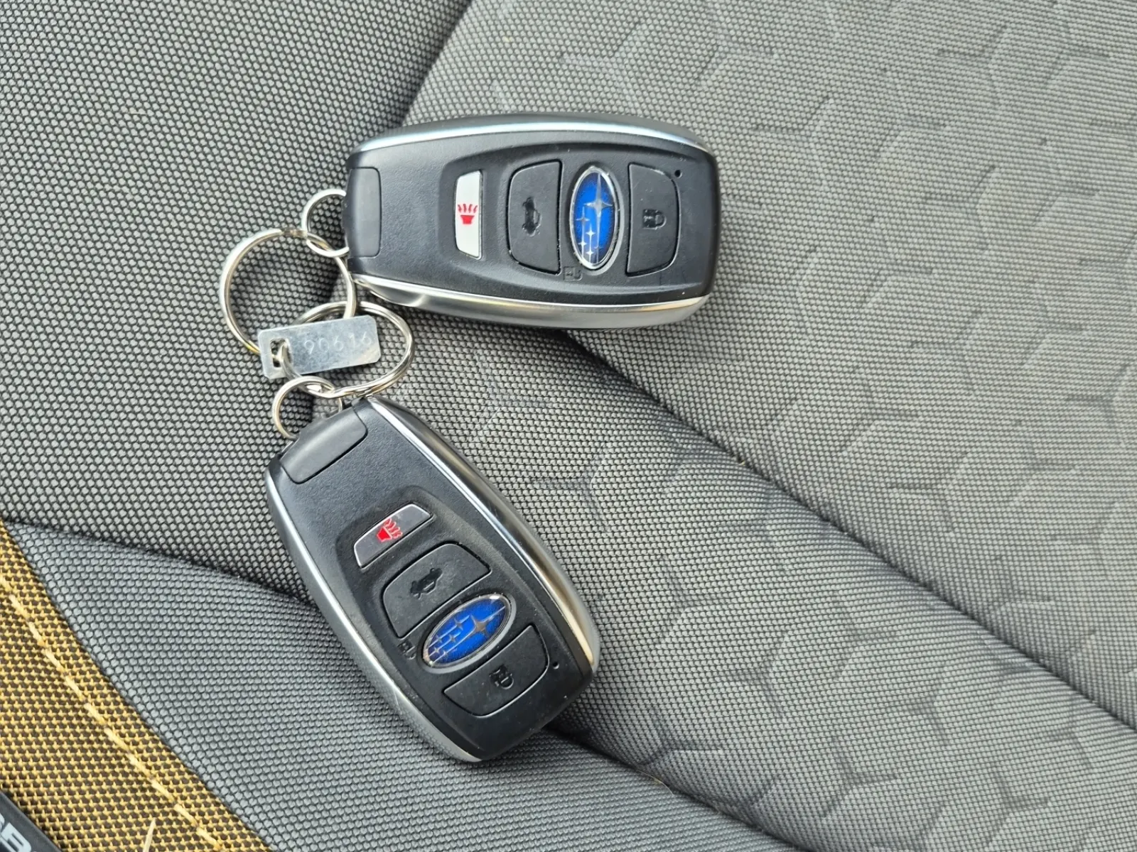 Keys/Fobs/Manual Photo