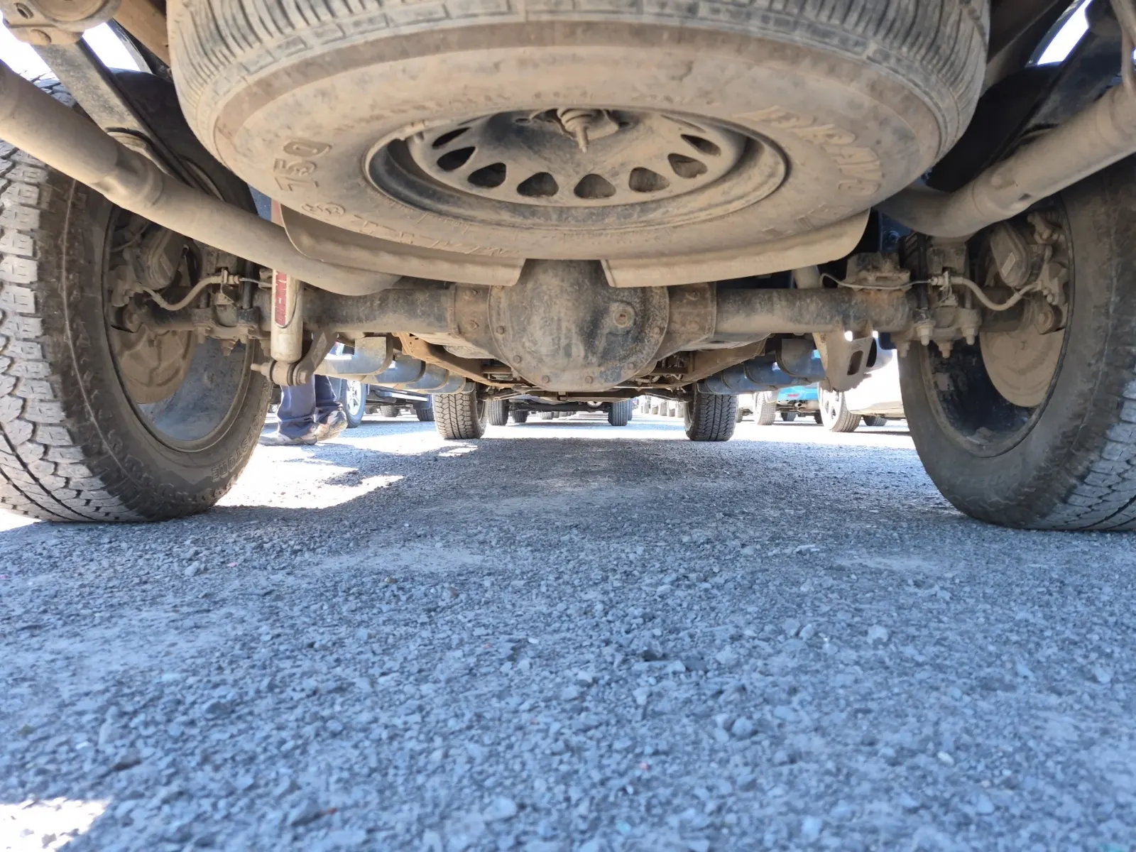 Undercarriage - Rear Photo
