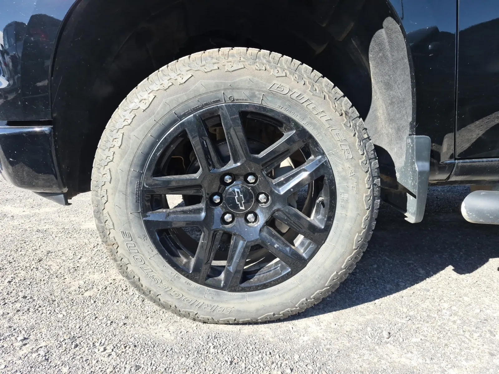 Front driver wheel/tire photo