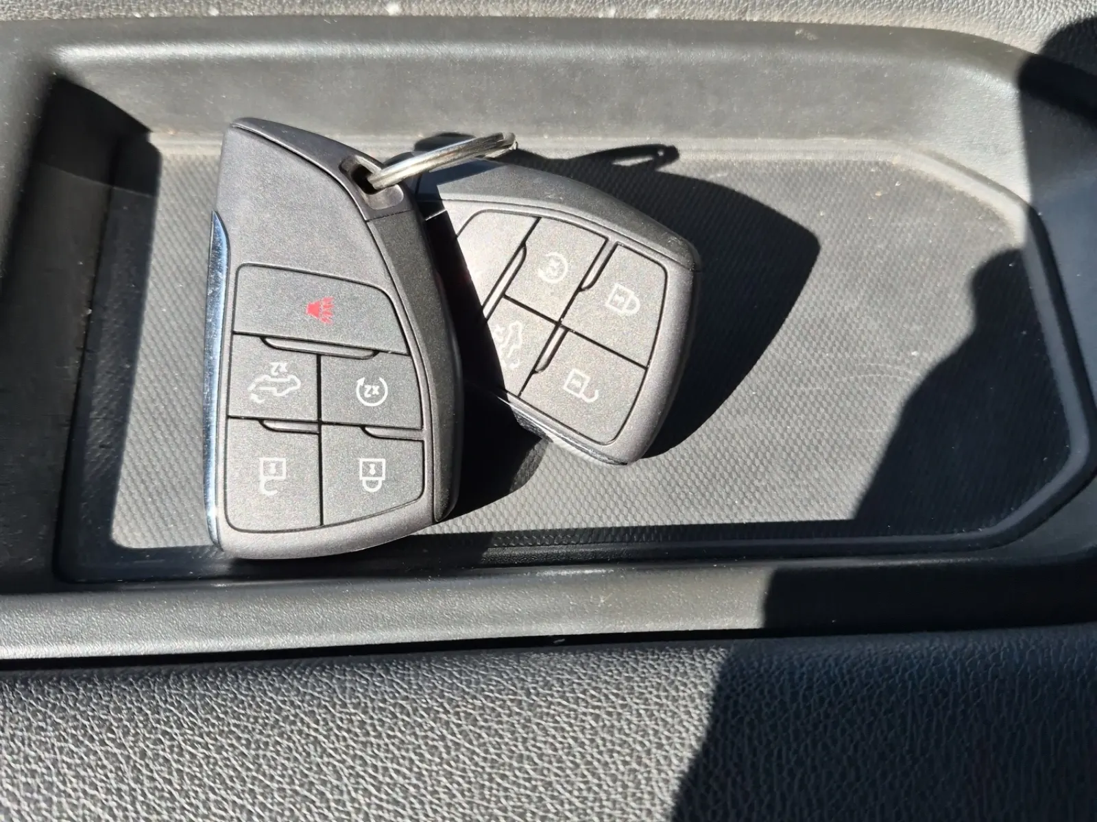 Keys/Fobs/Manual Photo