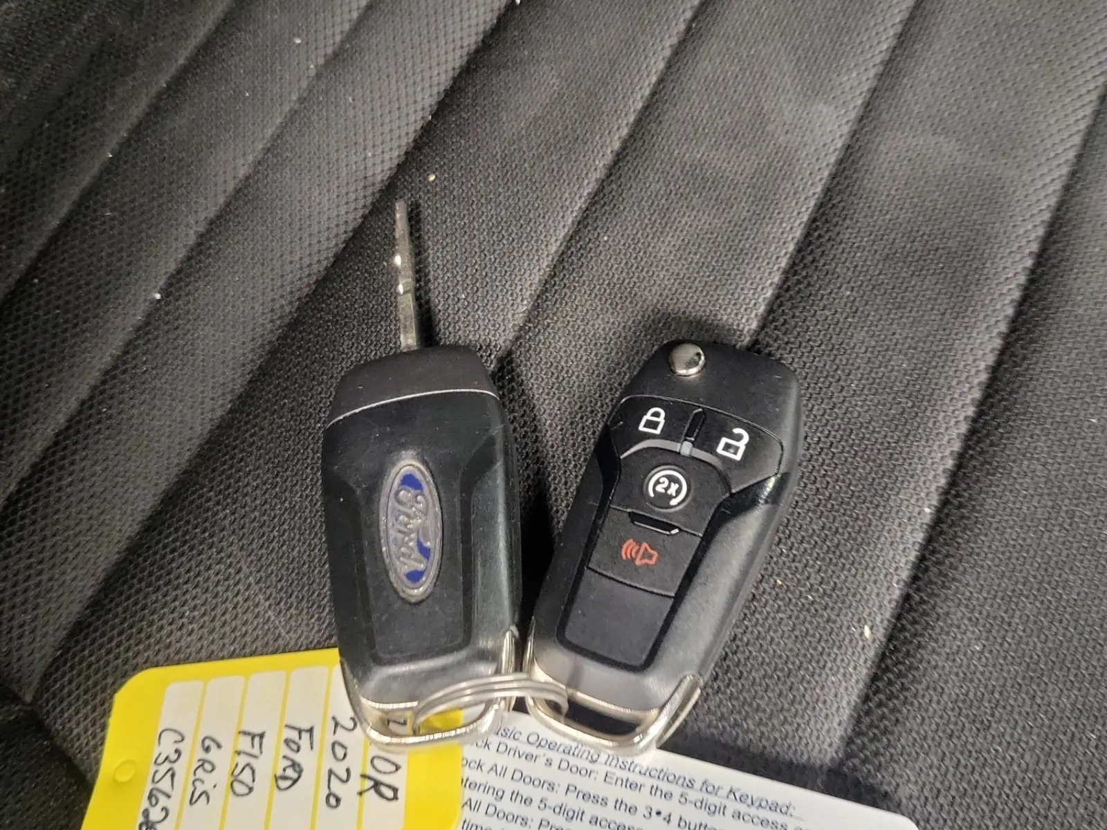 Keys/Fobs/Manual Photo