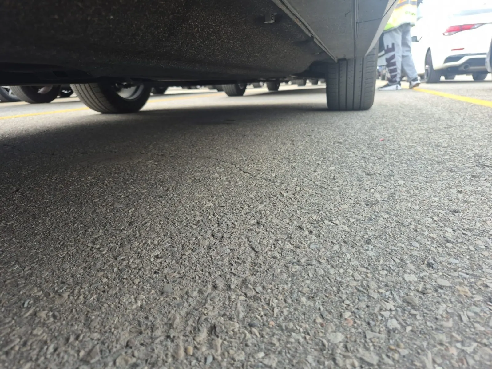 Undercarriage - Passenger Photo