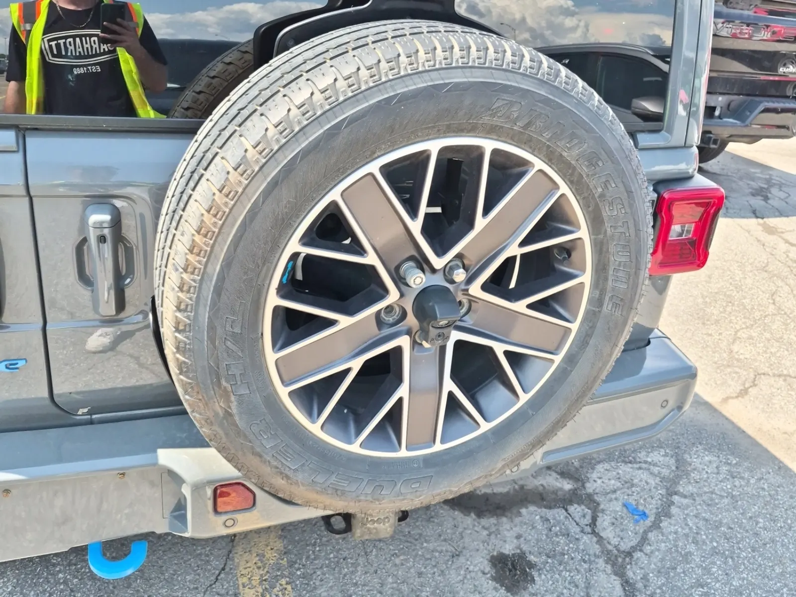Spare Tire & Wheel Photo