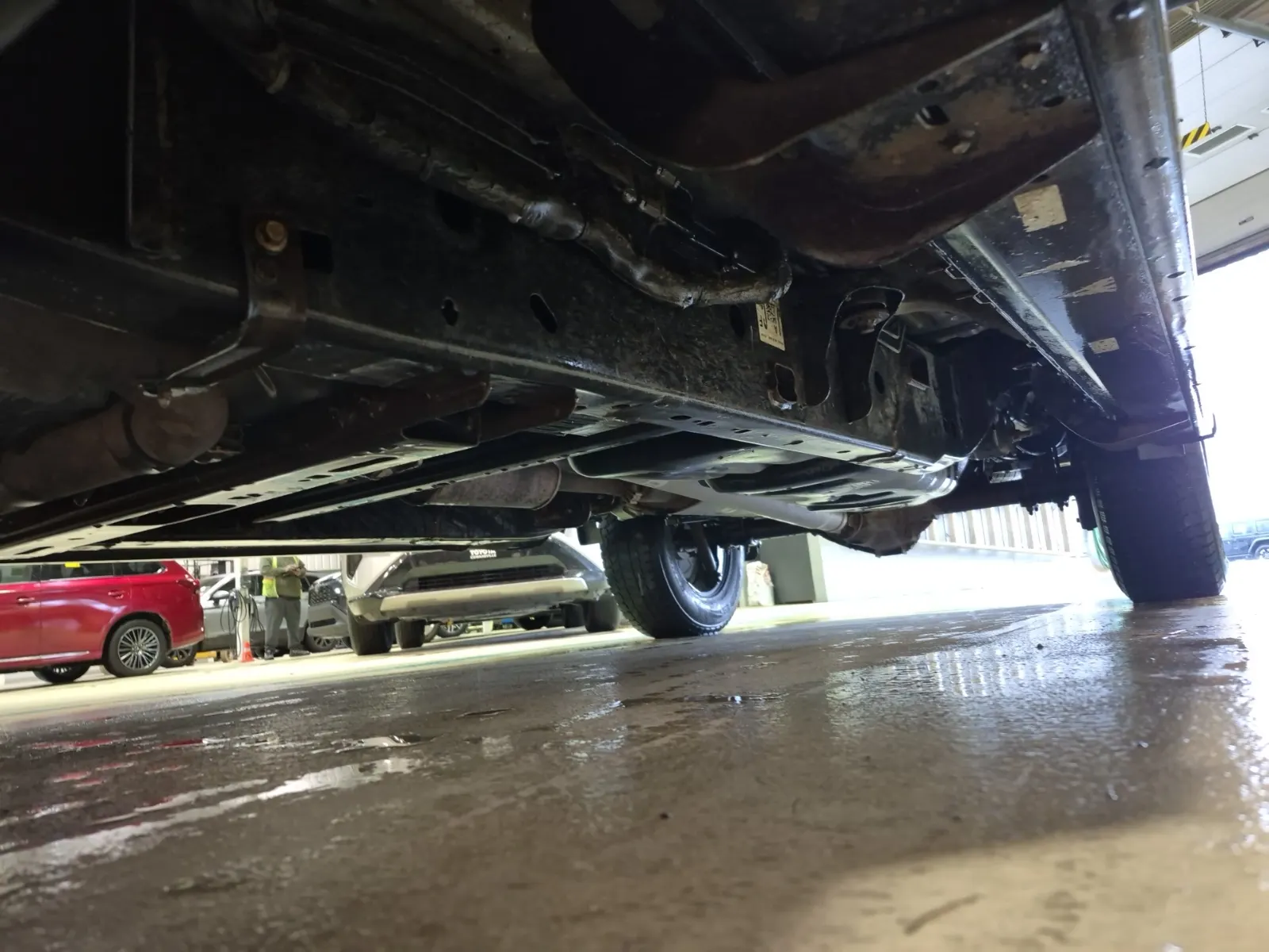 Undercarriage - Driver Photo