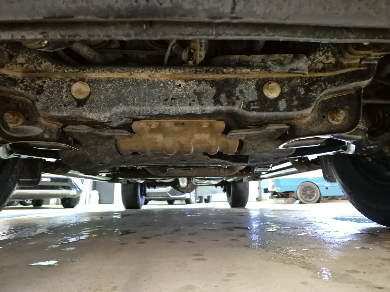 Undercarriage - Front Photo