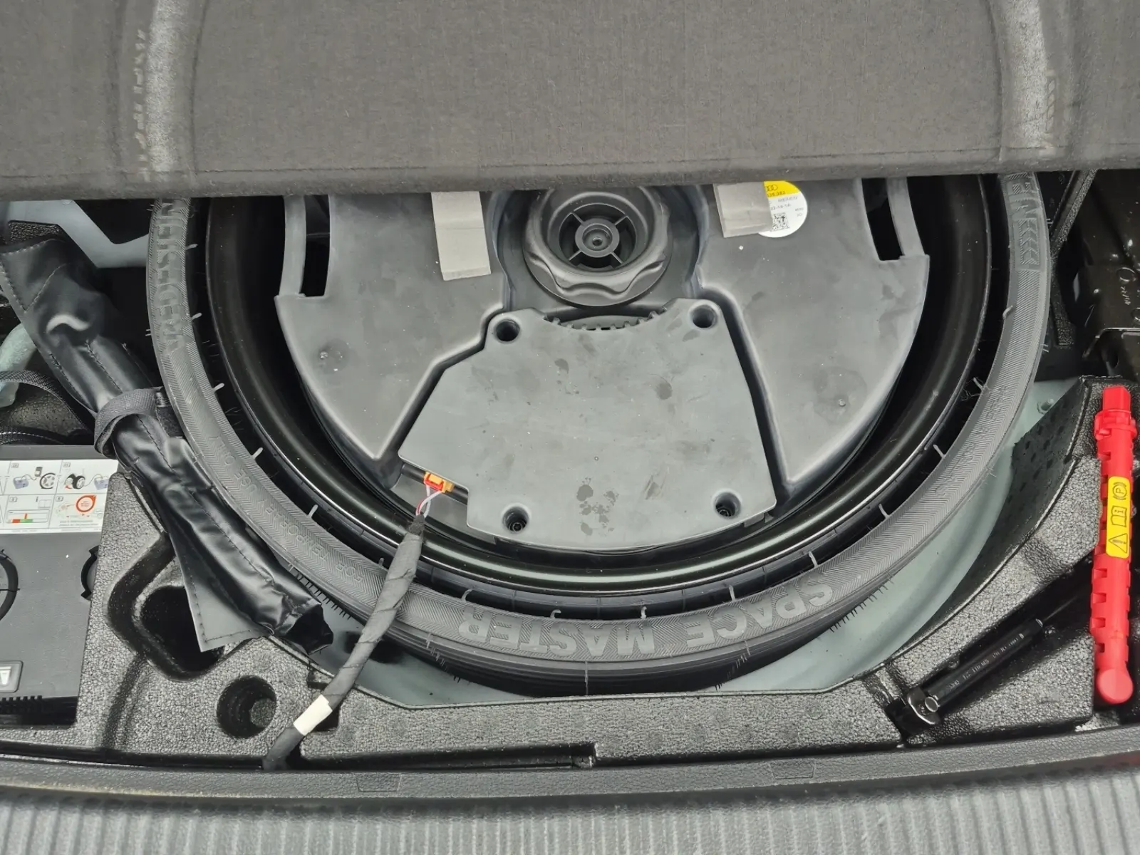Spare Tire & Wheel Photo