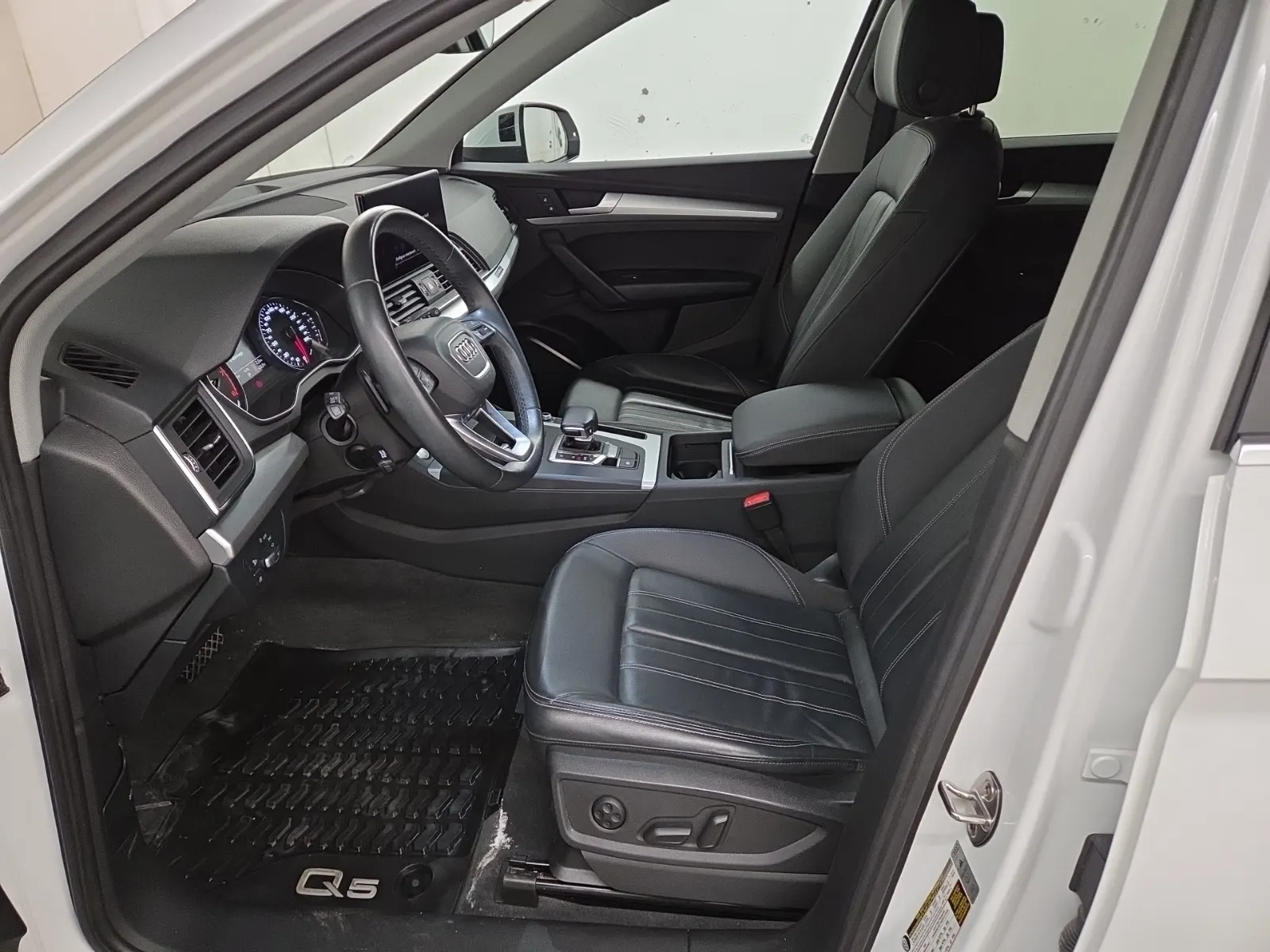 Front Interior Photo