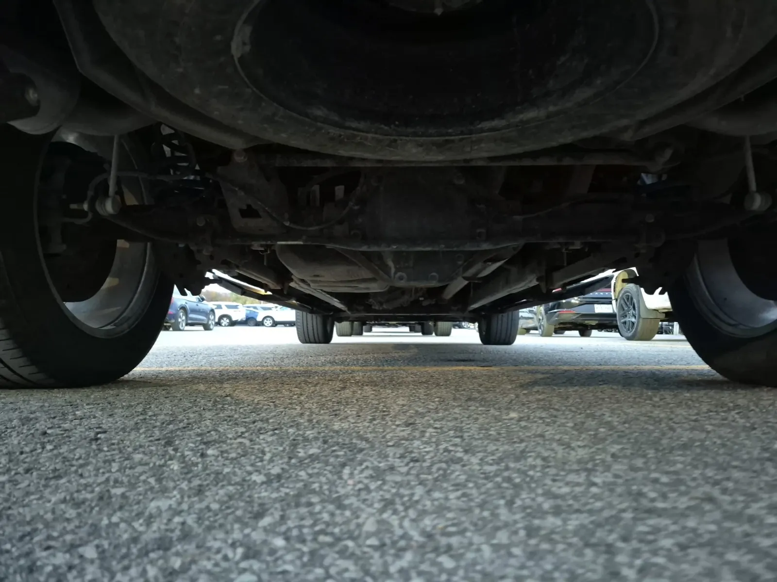 Undercarriage - Rear Photo