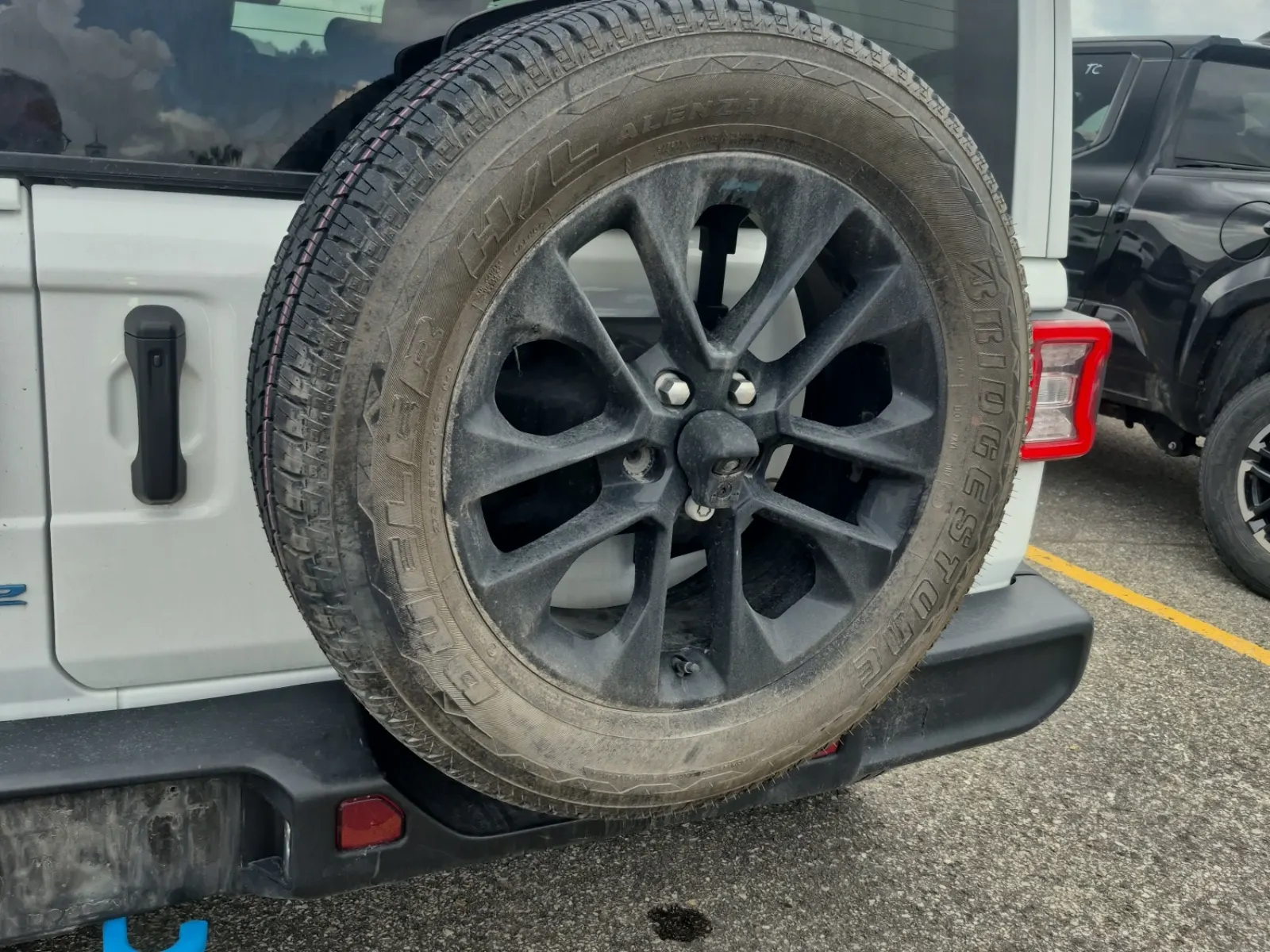 Spare Tire & Wheel Photo