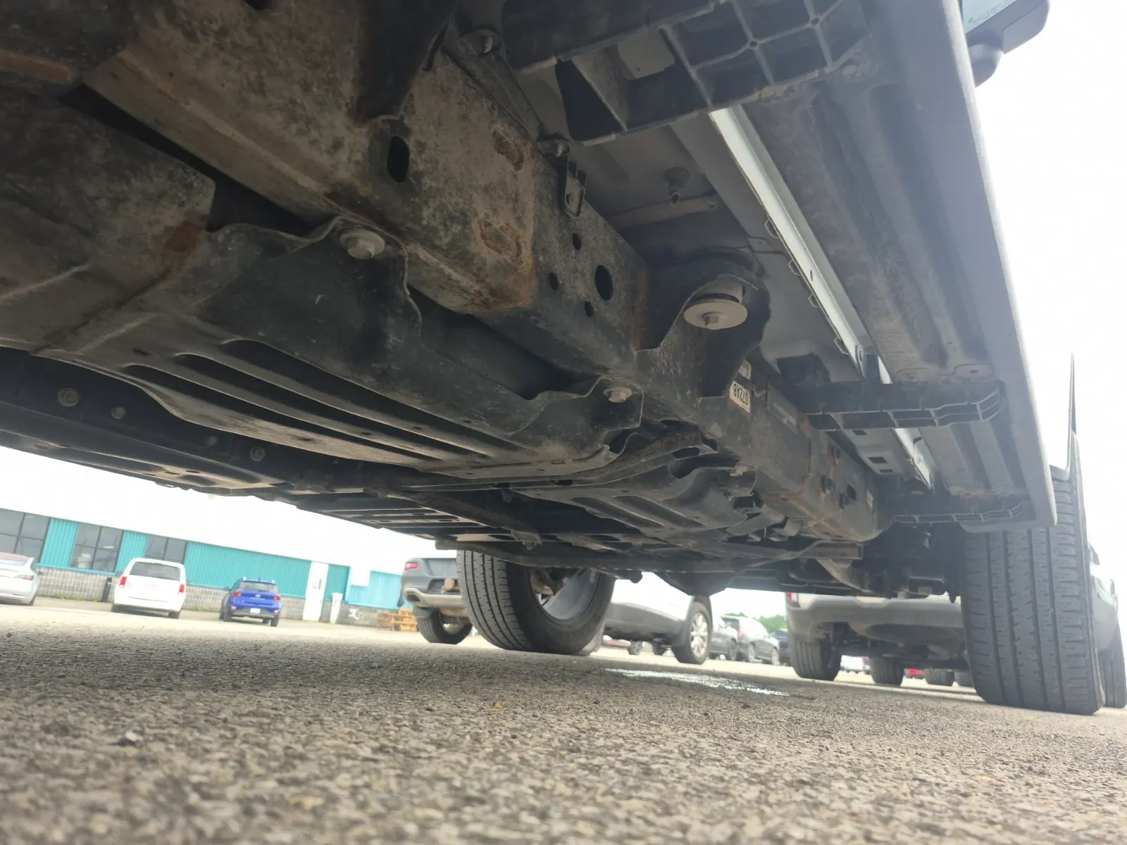 Undercarriage - Passenger Photo